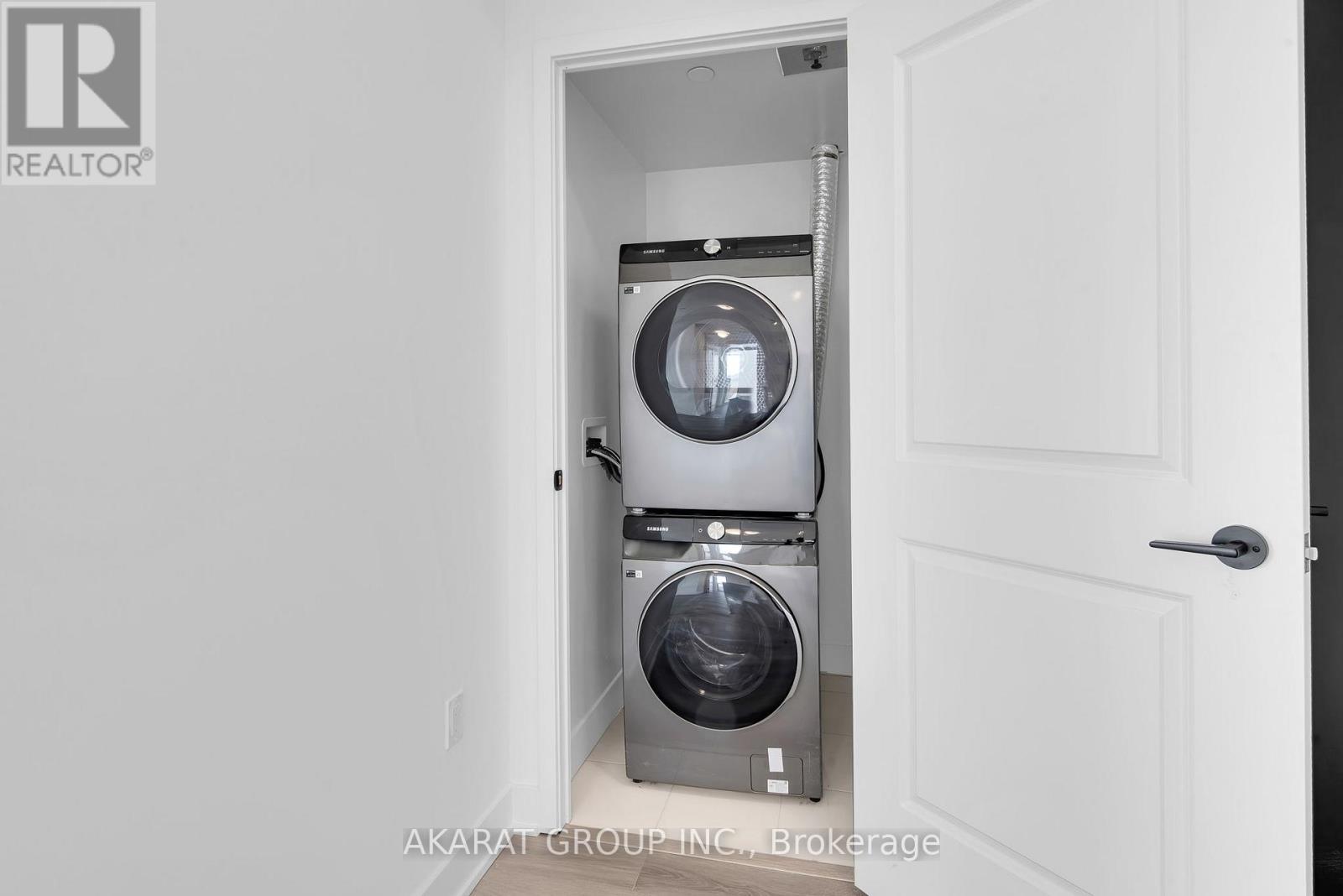 731 - 2343 Khalsa Gate, Oakville, ON - Indoor Photo Showing Laundry Room