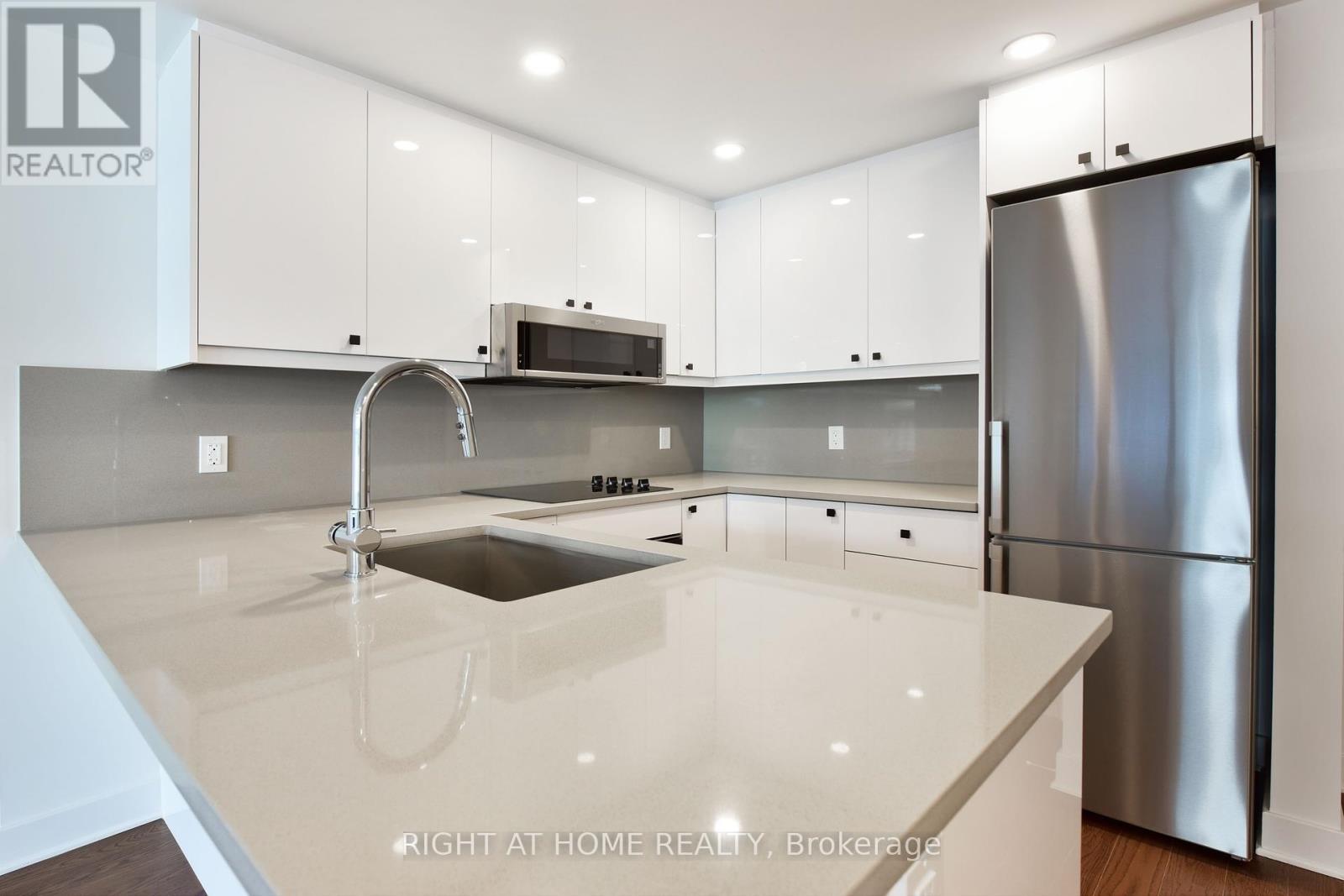 404 - 180 George Street, Ottawa, ON - Indoor Photo Showing Kitchen With Stainless Steel Kitchen With Upgraded Kitchen