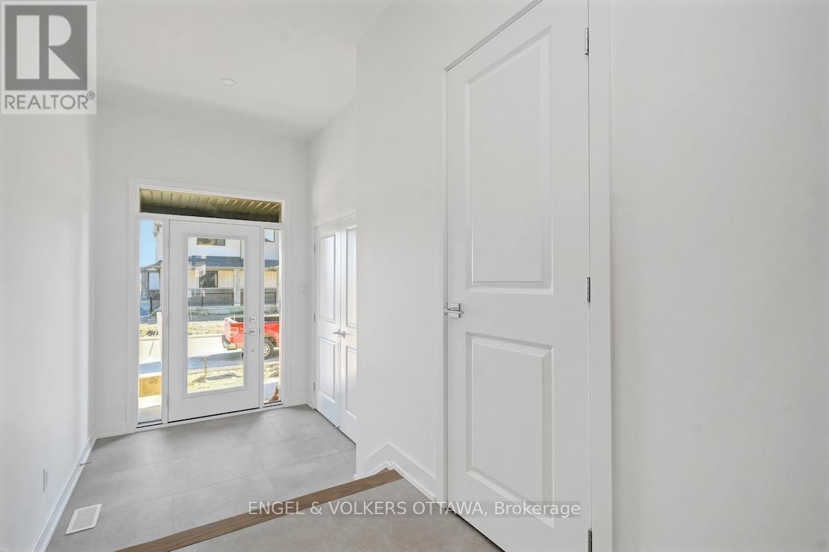 95 San Felice Circle, Ottawa, ON - Indoor Photo Showing Other Room