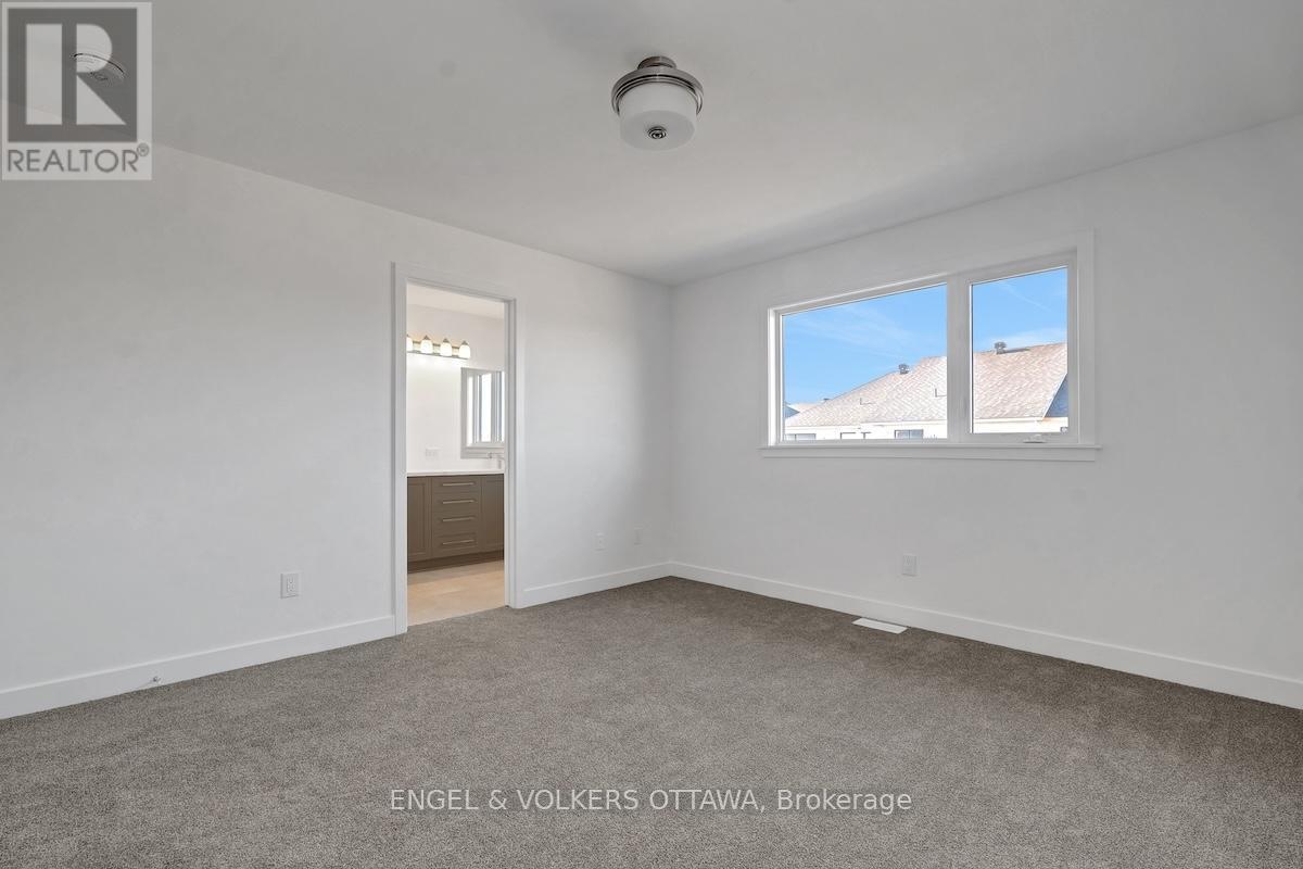 95 San Felice Circle, Ottawa, ON - Indoor Photo Showing Other Room