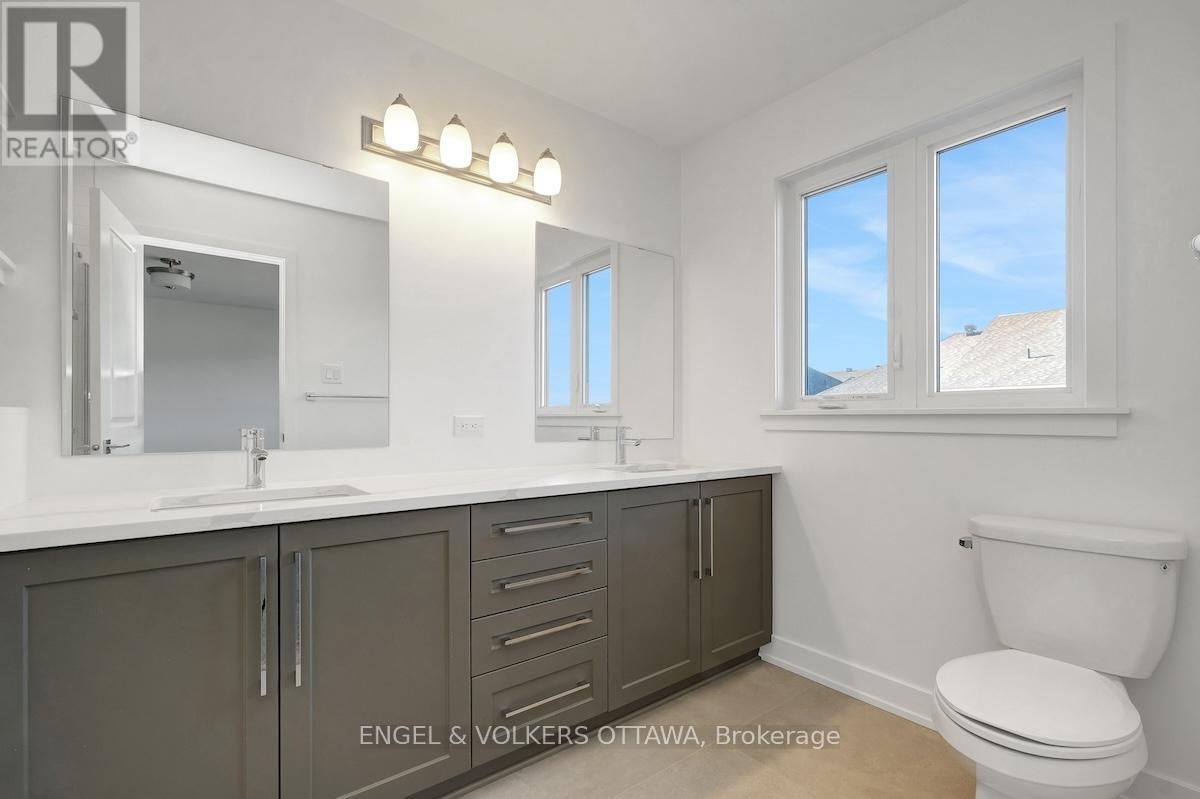 95 San Felice Circle, Ottawa, ON - Indoor Photo Showing Bathroom