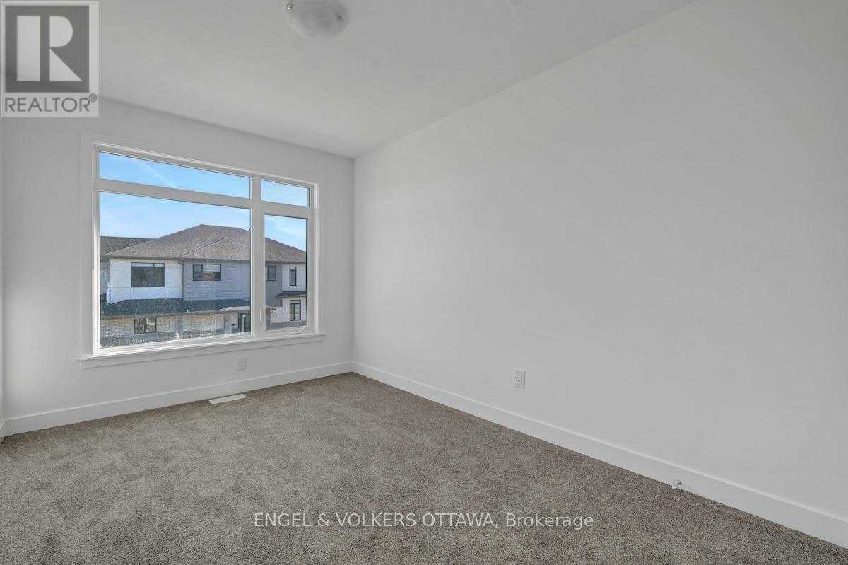 95 San Felice Circle, Ottawa, ON - Indoor Photo Showing Other Room