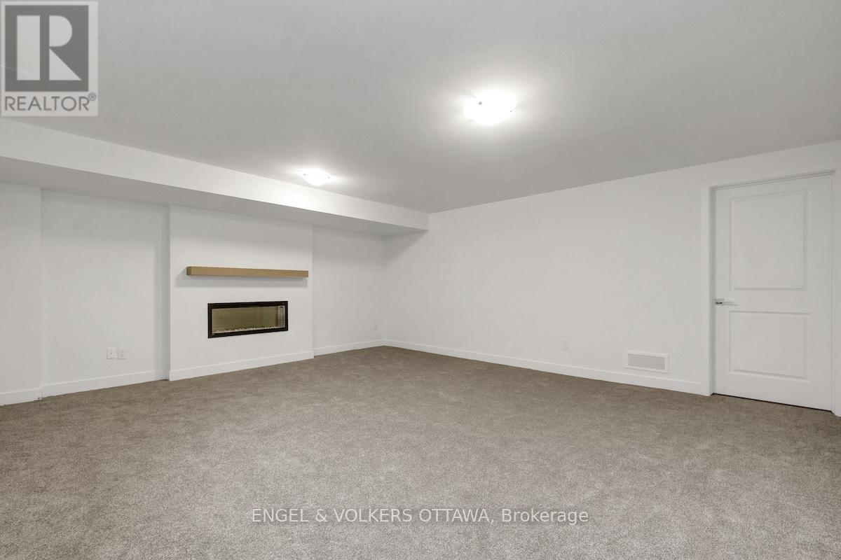 95 San Felice Circle, Ottawa, ON - Indoor Photo Showing Other Room