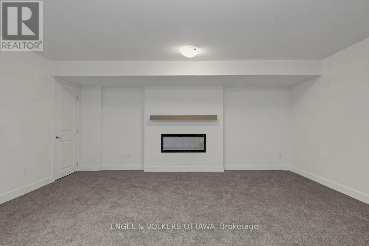 95 San Felice Circle, Ottawa, ON - Indoor Photo Showing Other Room