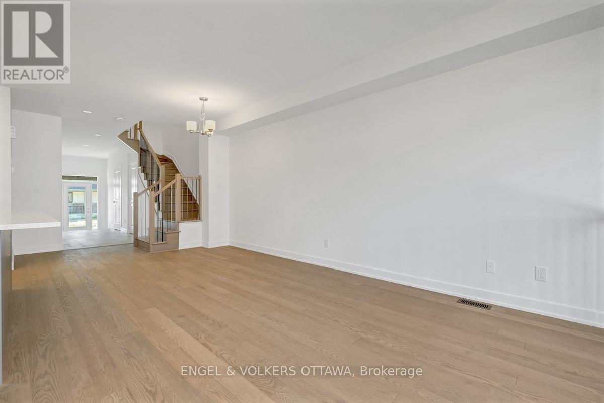 95 San Felice Circle, Ottawa, ON - Indoor Photo Showing Other Room