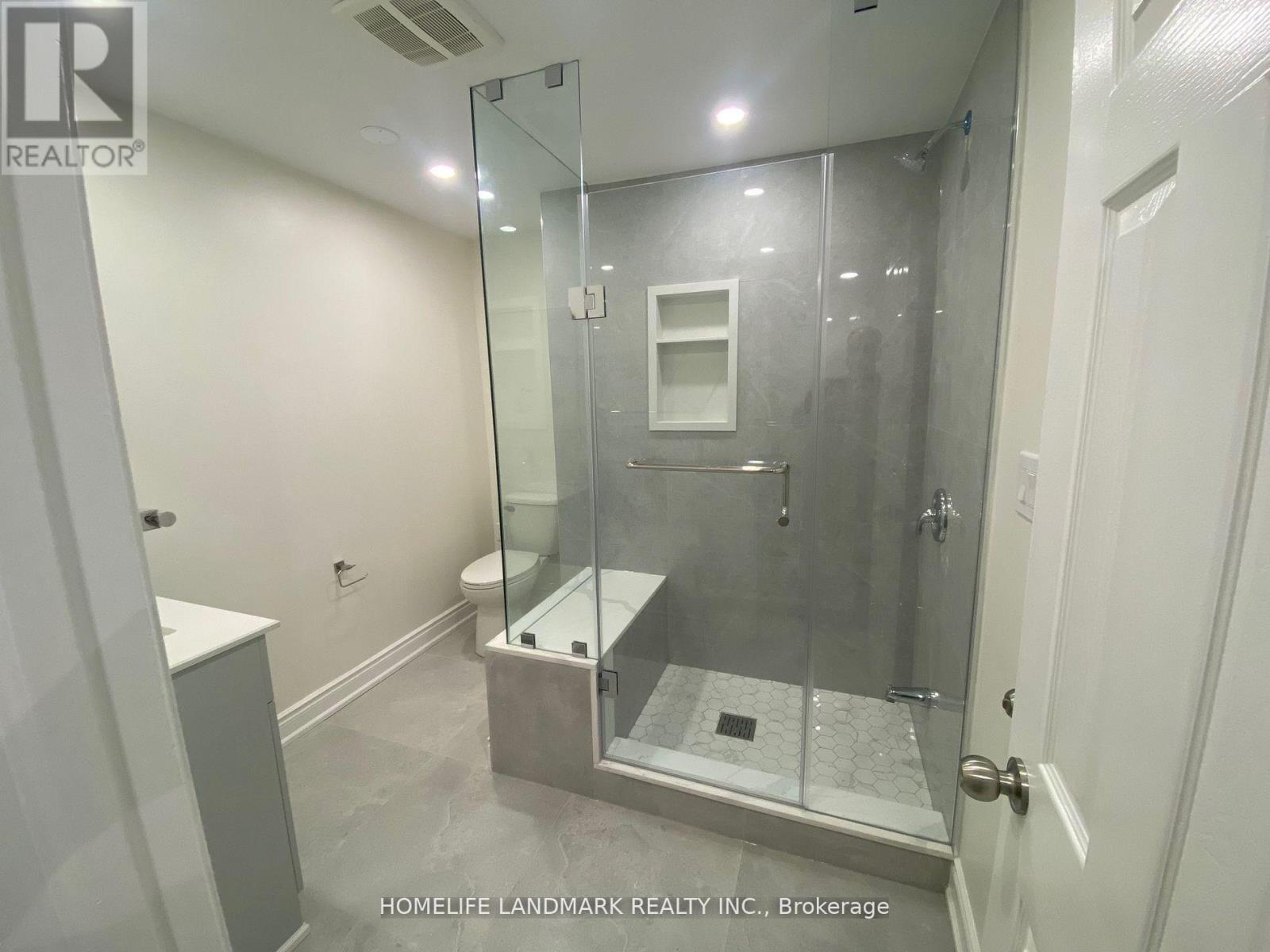 1872 Parkside Drive, Pickering, ON - Indoor Photo Showing Bathroom