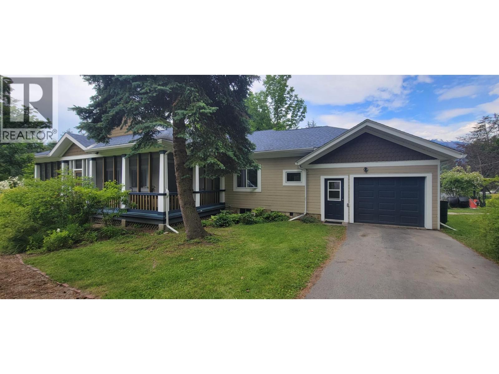 1305 Denver Siding Road, New Denver, BC - Outdoor