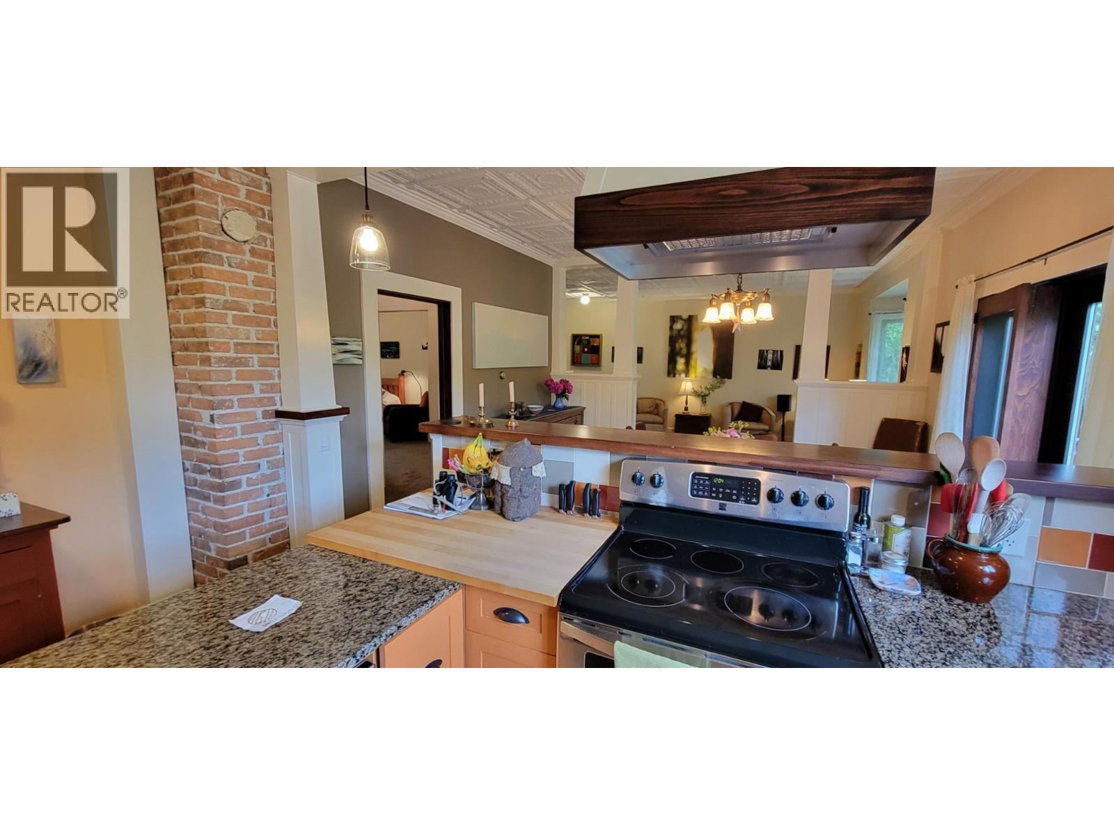 1305 Denver Siding Road, New Denver, BC - Indoor Photo Showing Kitchen
