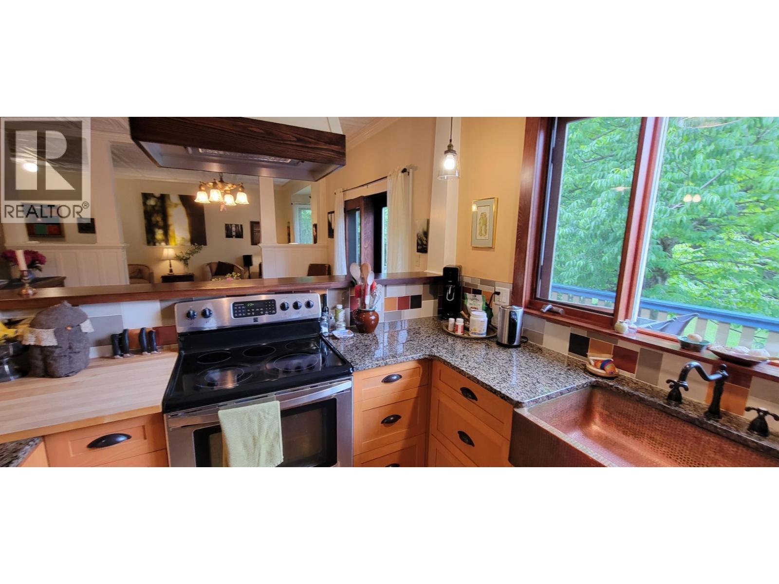 1305 Denver Siding Road, New Denver, BC - Indoor Photo Showing Kitchen