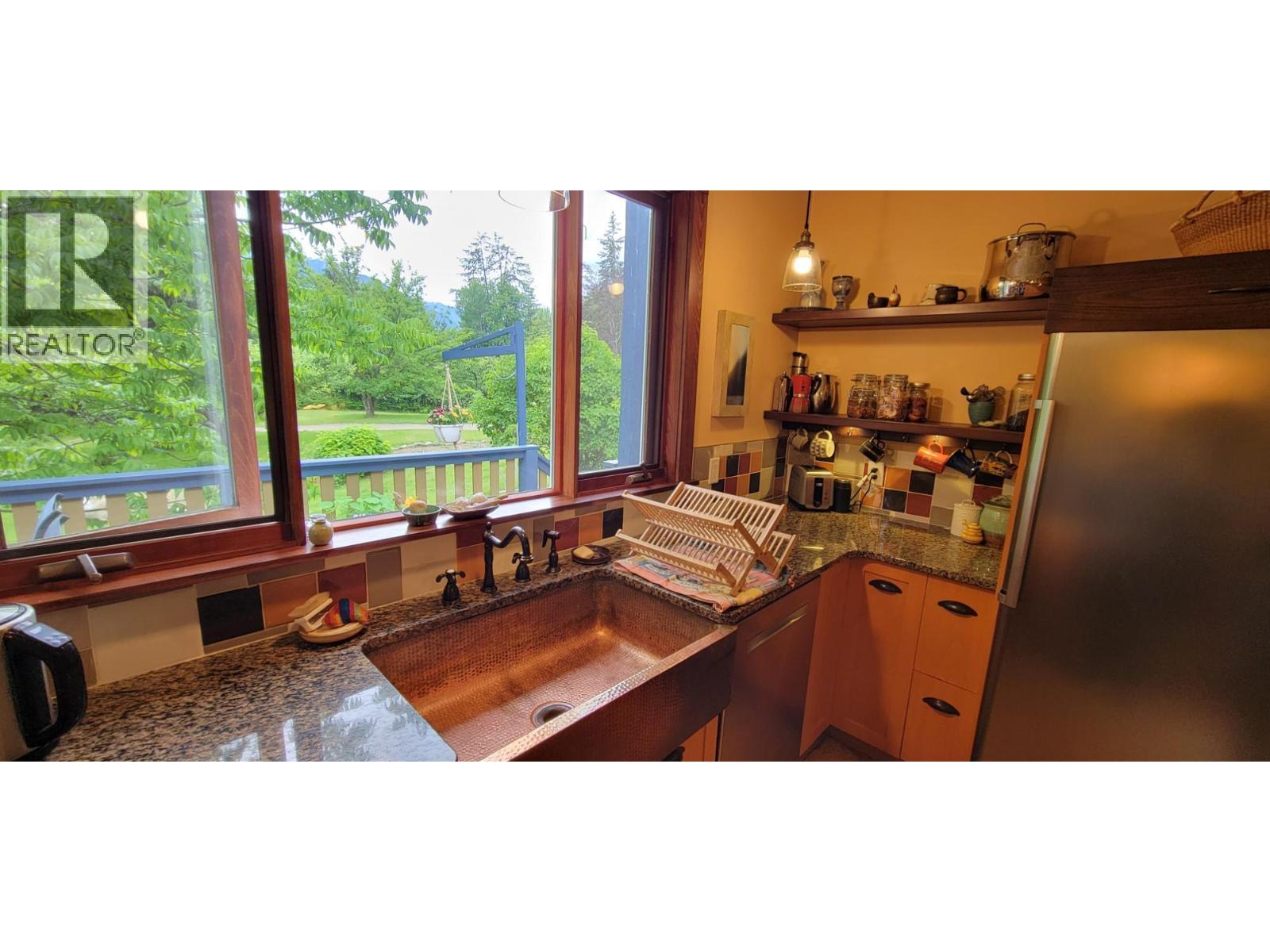 1305 Denver Siding Road, New Denver, BC - Indoor