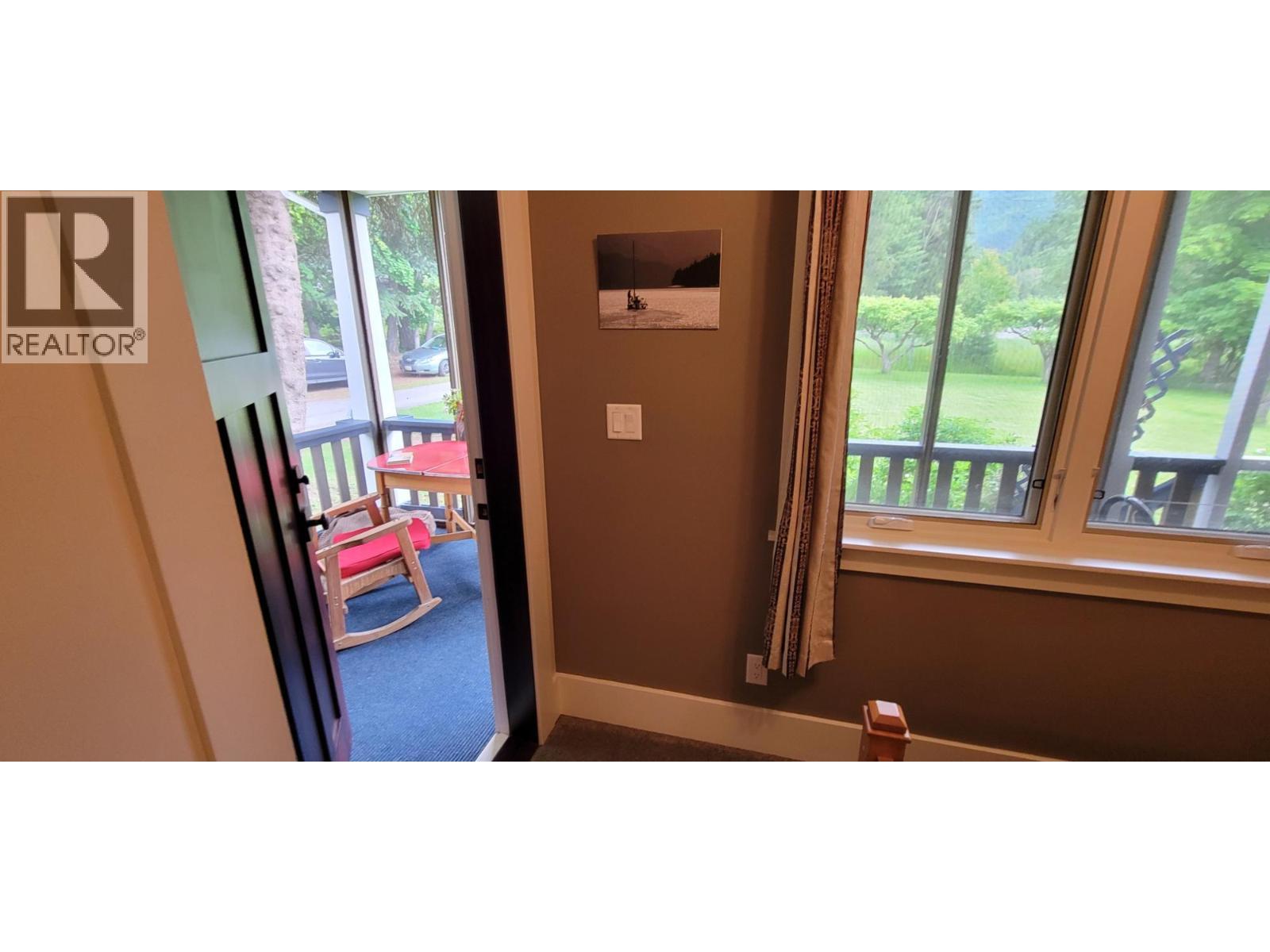 1305 Denver Siding Road, New Denver, BC - Indoor