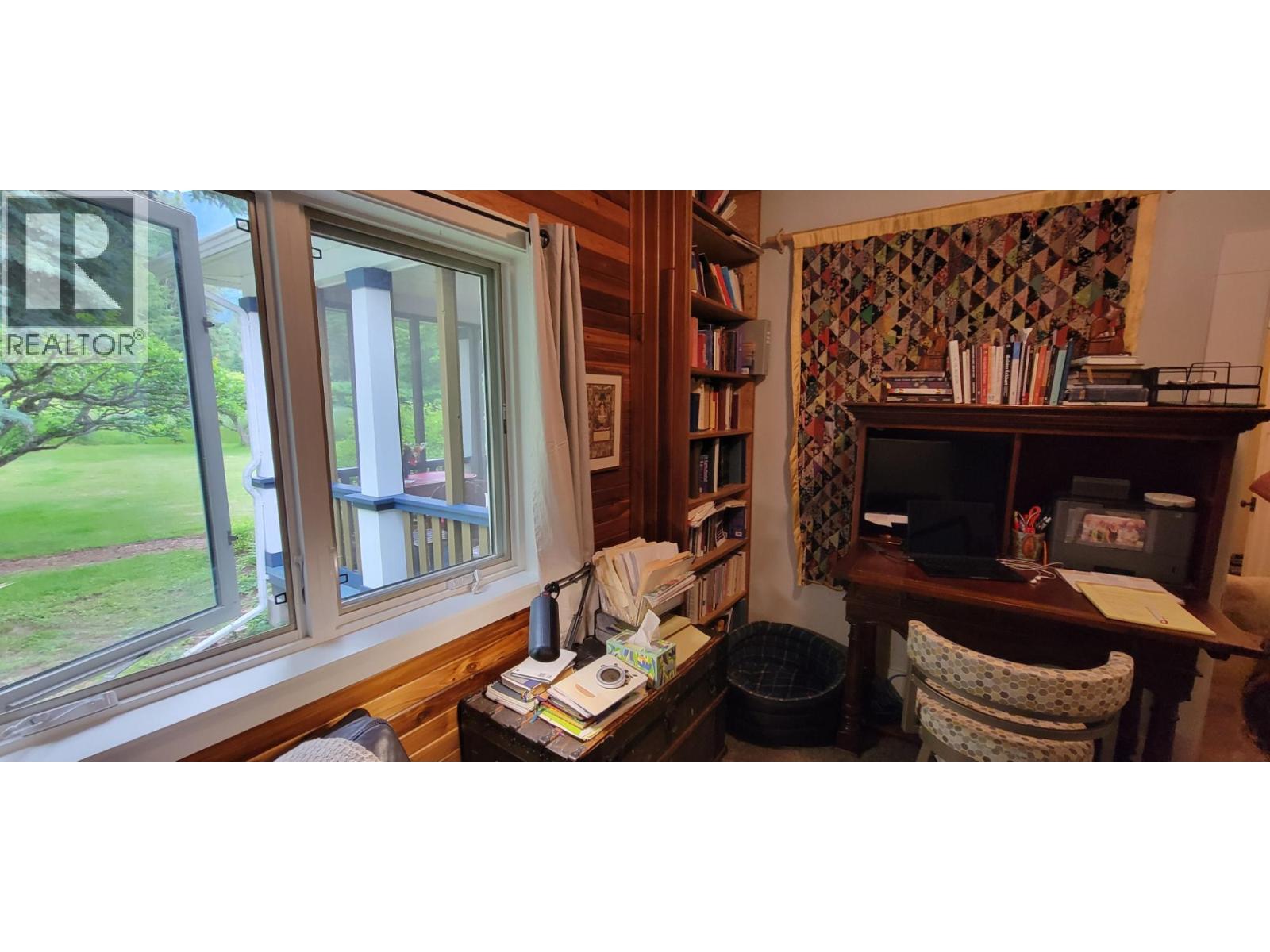 1305 Denver Siding Road, New Denver, BC - Indoor