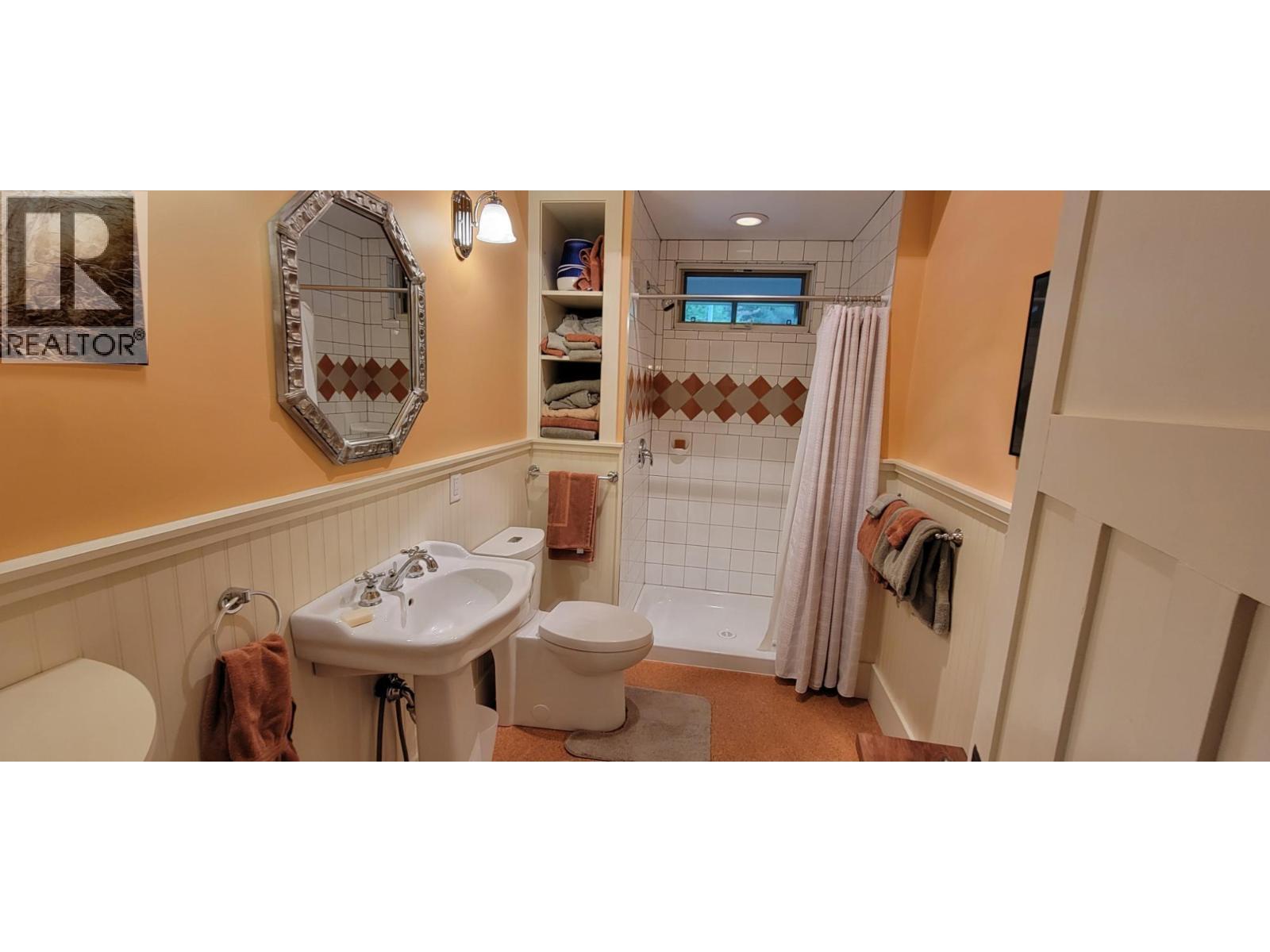 1305 Denver Siding Road, New Denver, BC - Indoor Photo Showing Bathroom