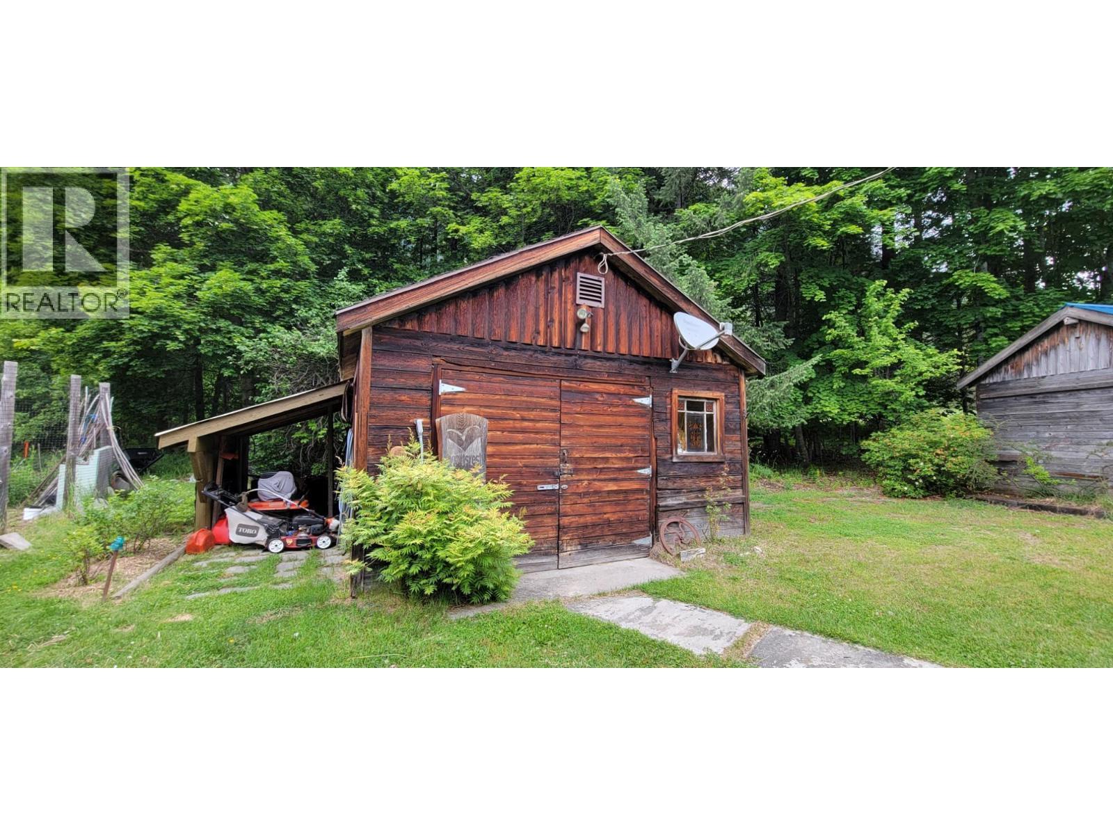 1305 Denver Siding Road, New Denver, BC - Outdoor