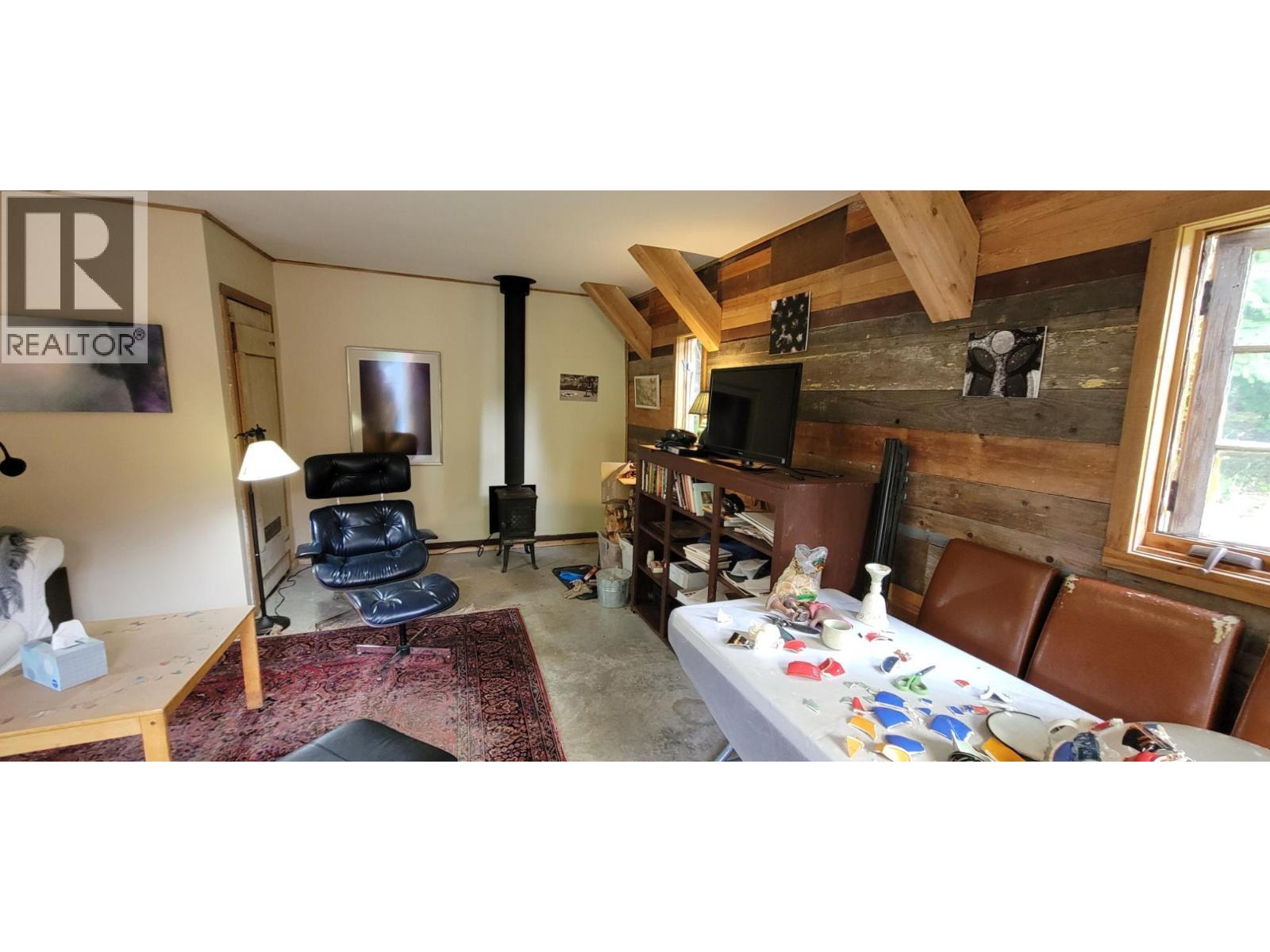 1305 Denver Siding Road, New Denver, BC - Indoor