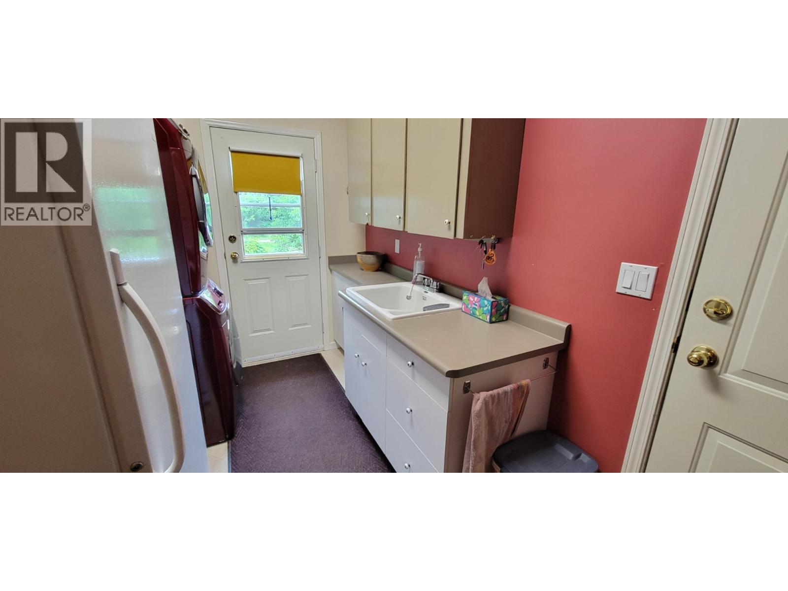 1305 Denver Siding Road, New Denver, BC - Indoor Photo Showing Bathroom