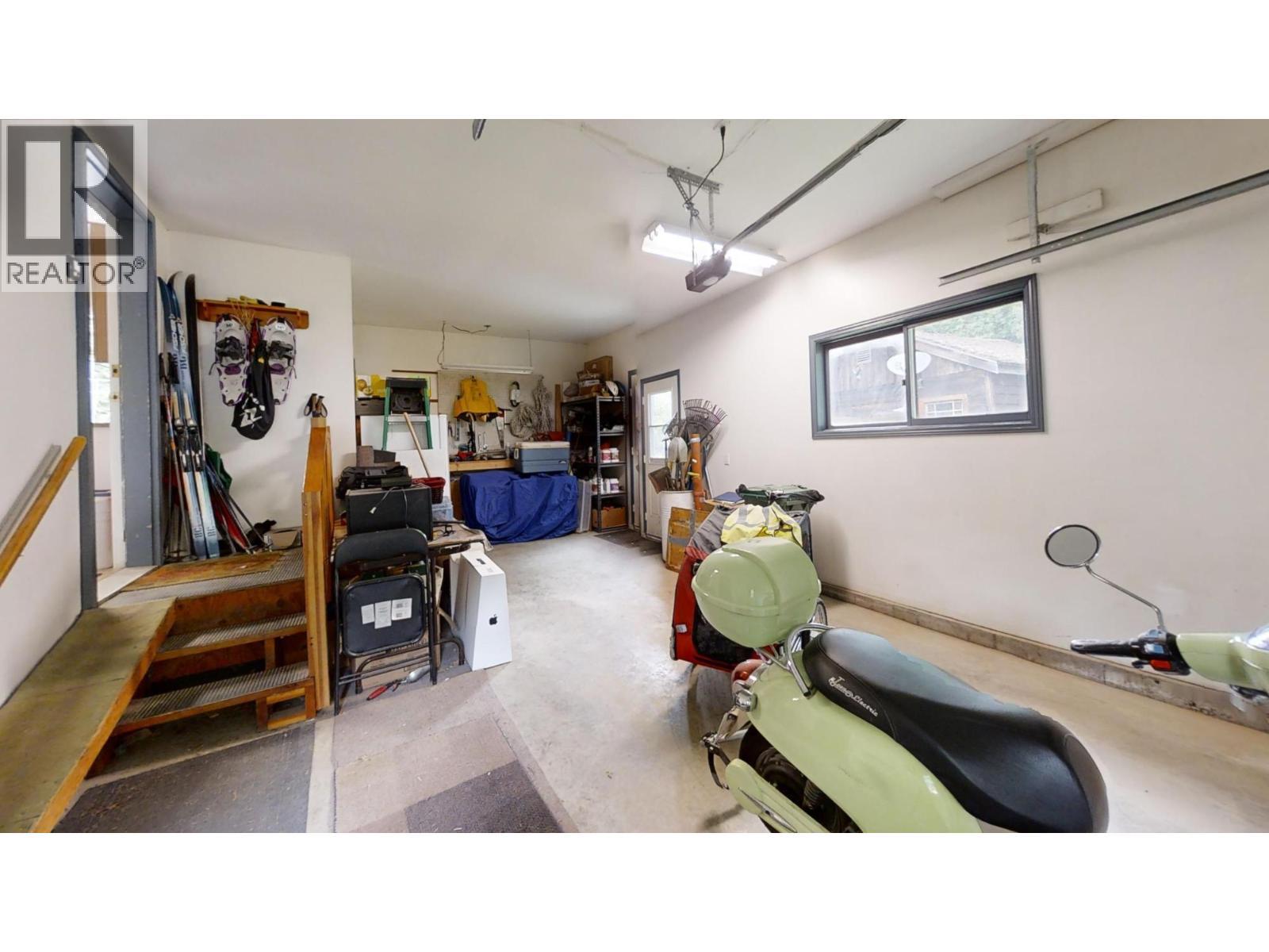 1305 Denver Siding Road, New Denver, BC - Indoor