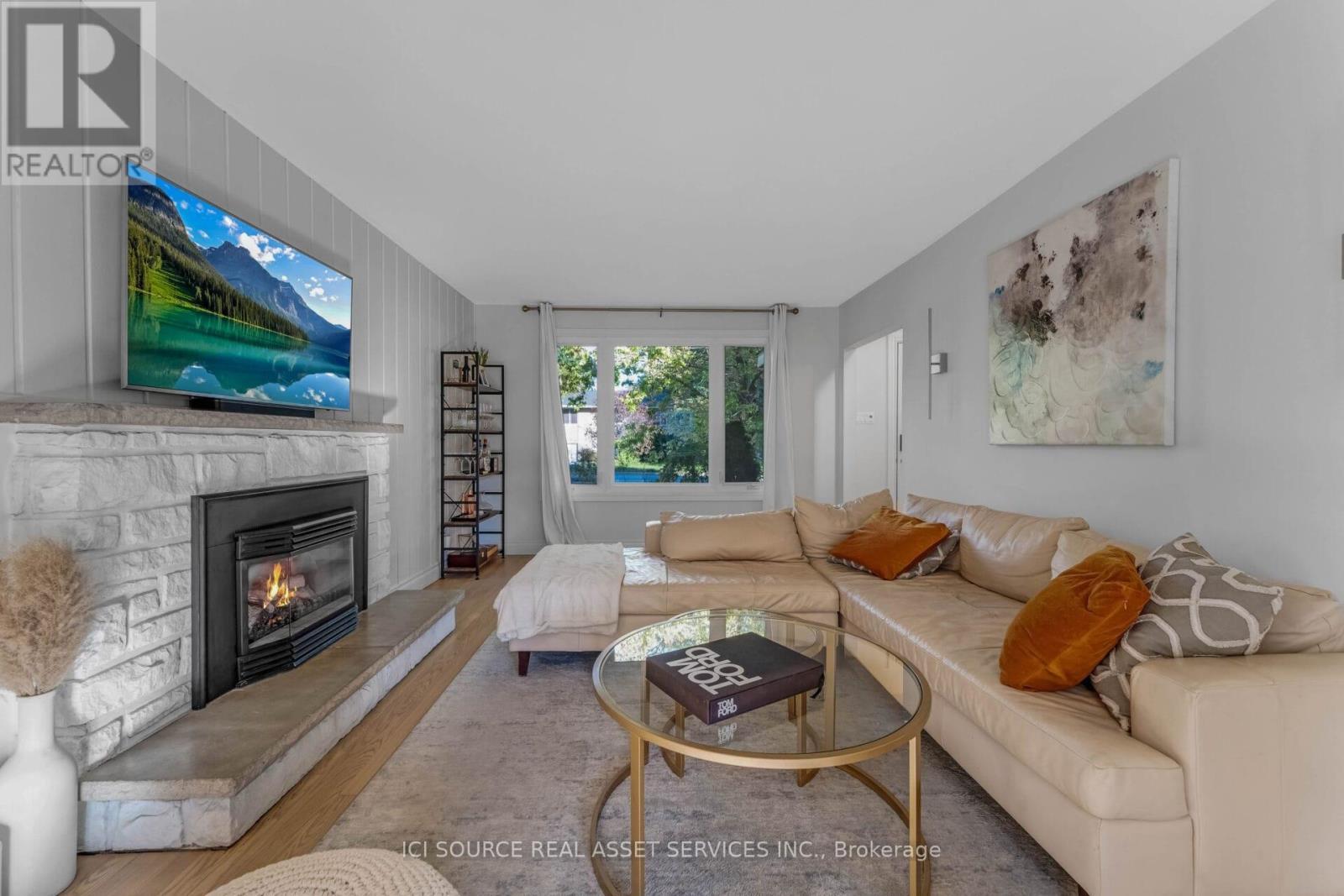 2958 Southmore Drive E, Ottawa, ON - Indoor Photo Showing Living Room With Fireplace