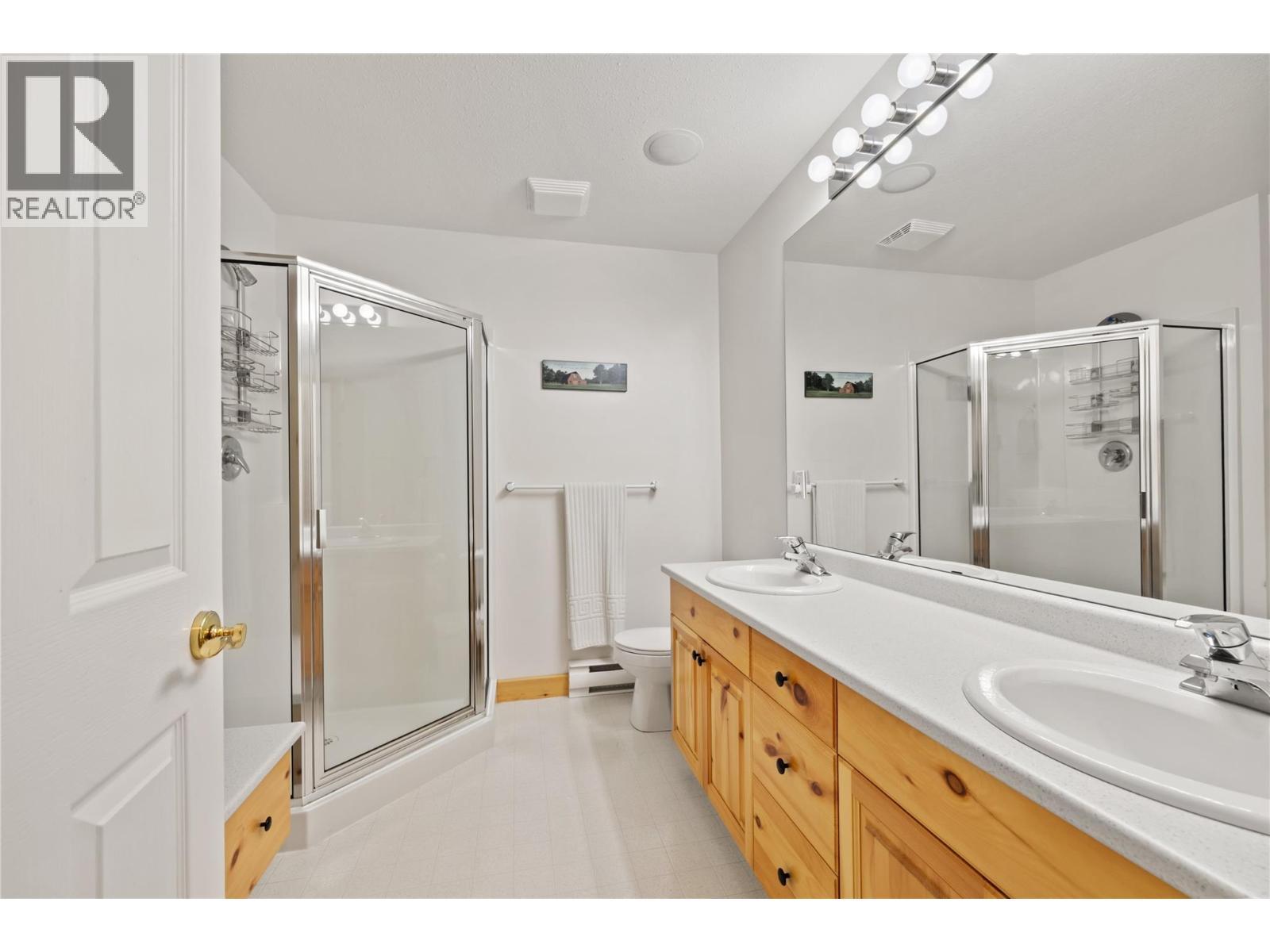 5946 Snow Pines Crescent Unit# A, Big White, BC - Indoor Photo Showing Bathroom
