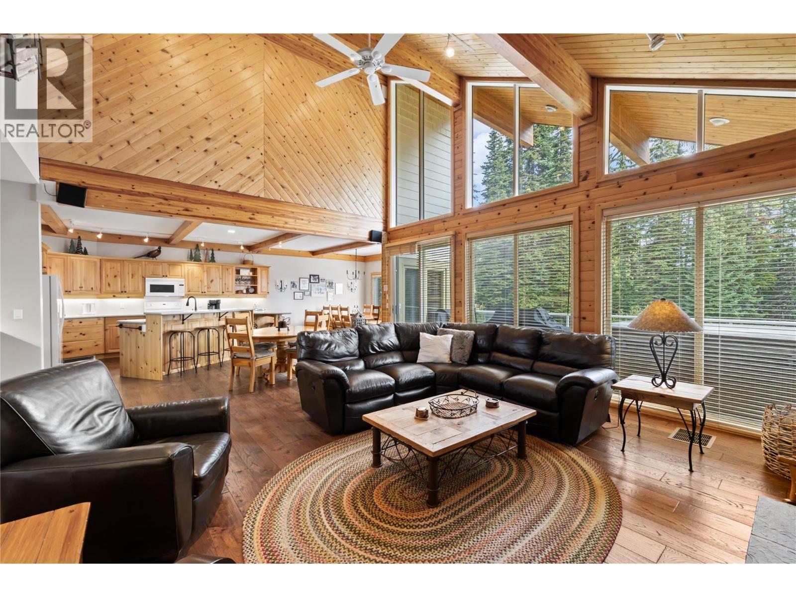 5946 Snow Pines Crescent Unit# A, Big White, BC - Indoor Photo Showing Living Room