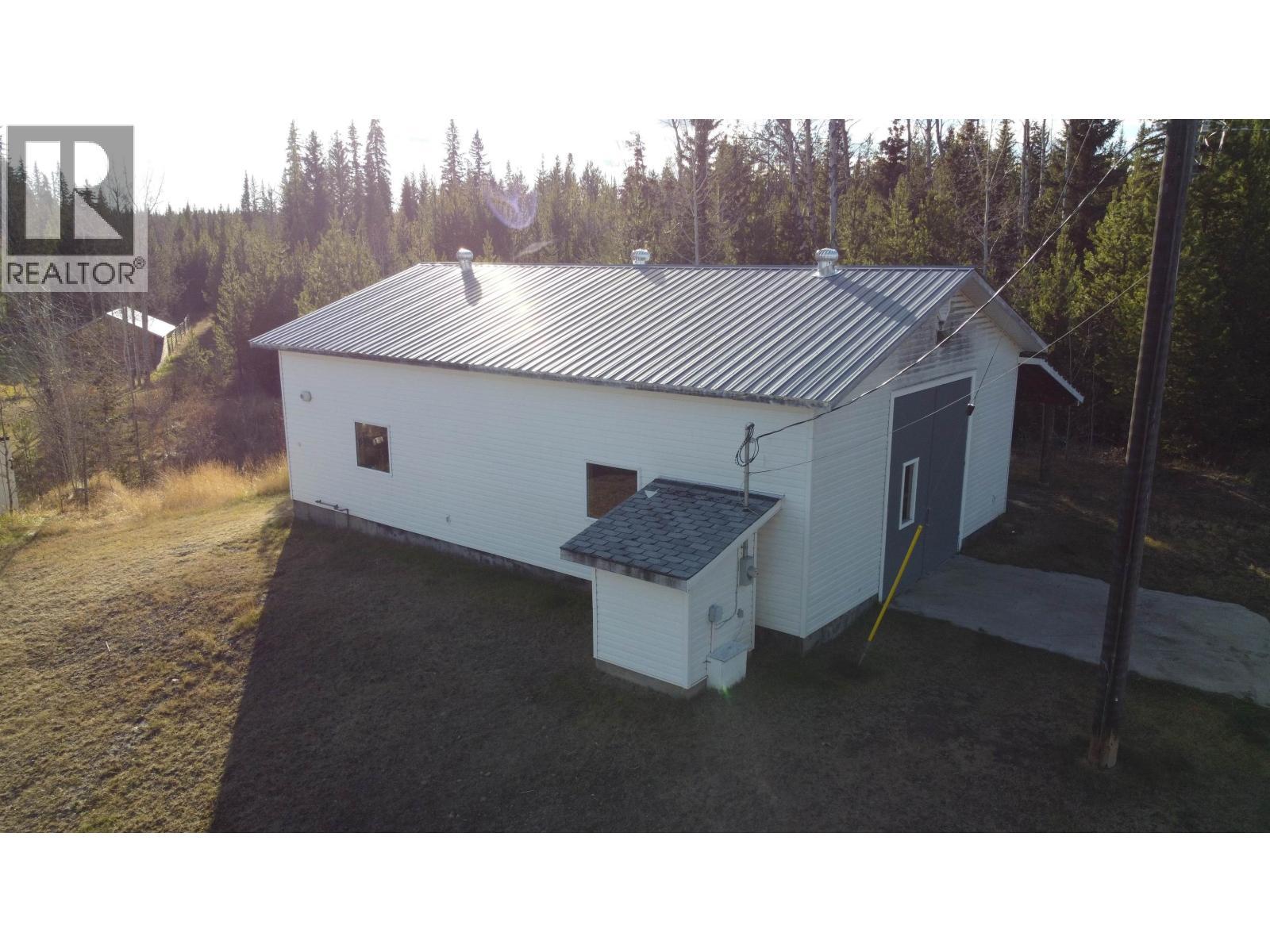 5972 Little Fort 24 Highway, Lone Butte, BC - Outdoor