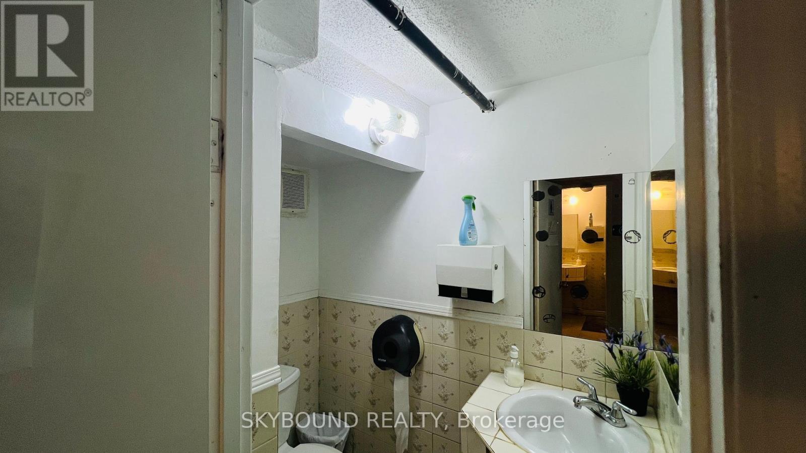 1 - 1772 St Clair Avenue W, Toronto, ON