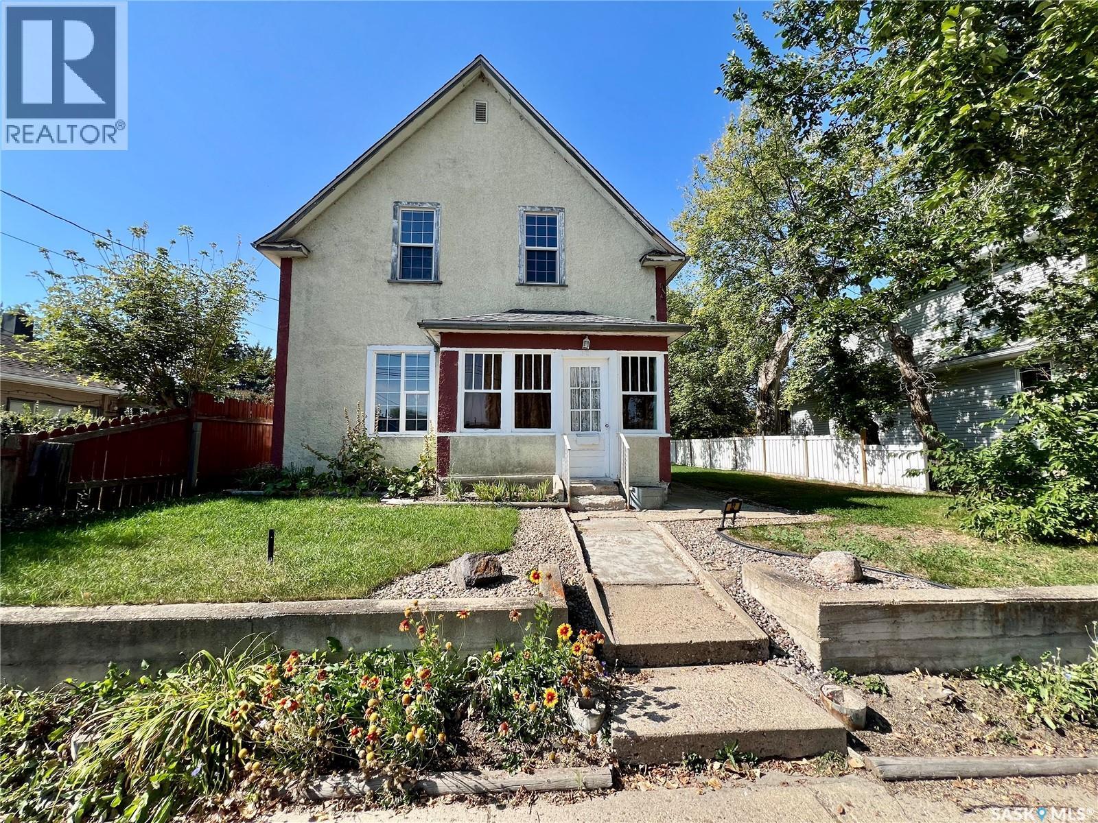 32 11Th Avenue Se, Swift Current, SK - Outdoor