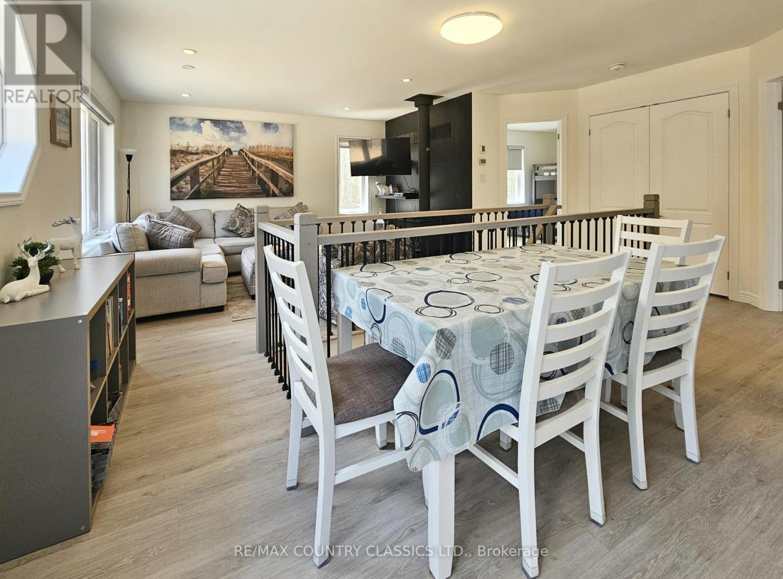 237 Grunwald Road, Madawaska Valley, ON - Indoor Photo Showing Dining Room