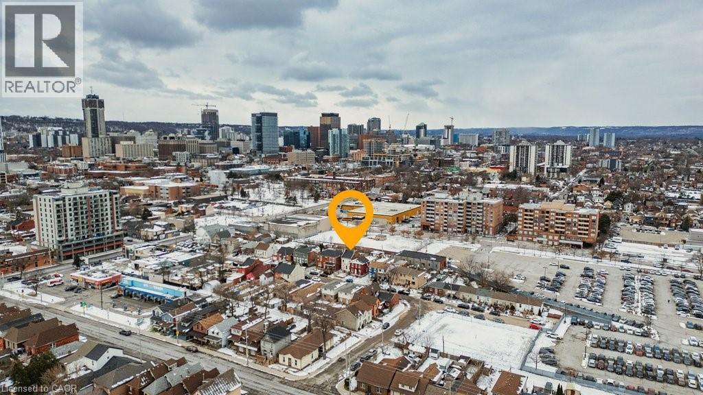 View of urban area - 125 Cathcart Street Unit# Lower, Hamilton, ON - Outdoor With View