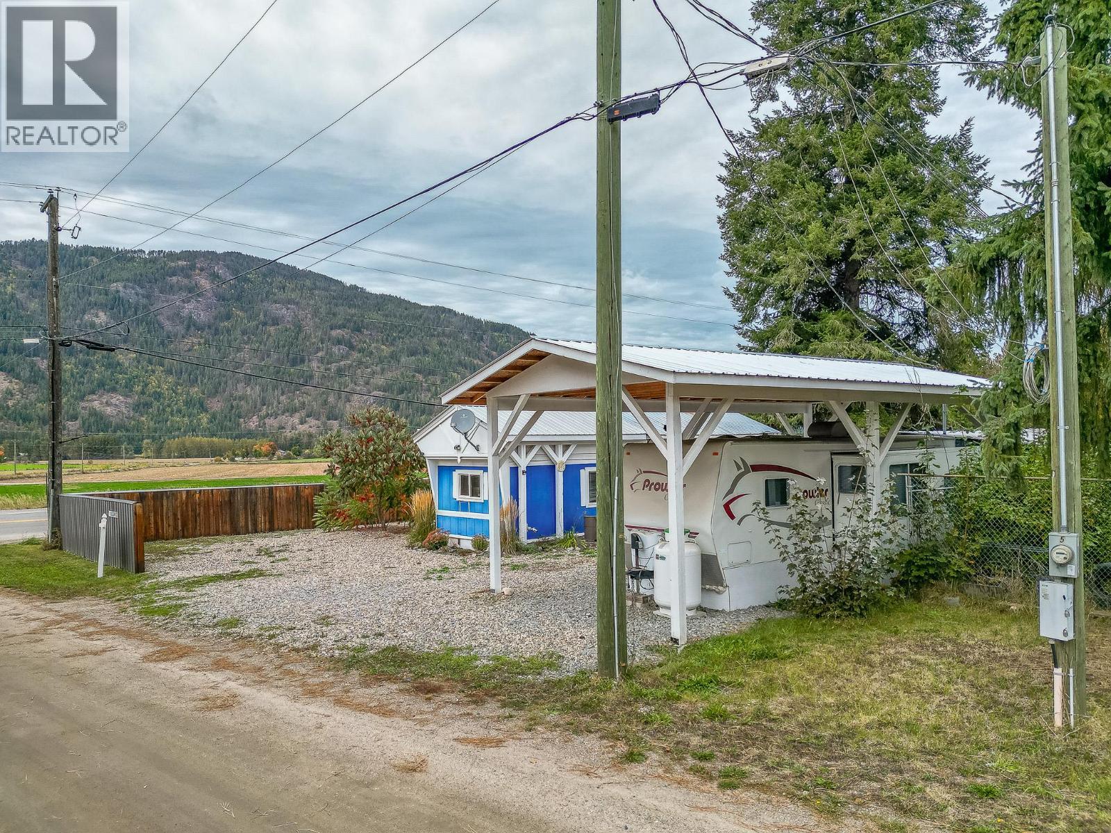 1 Robson Road, Mara, BC