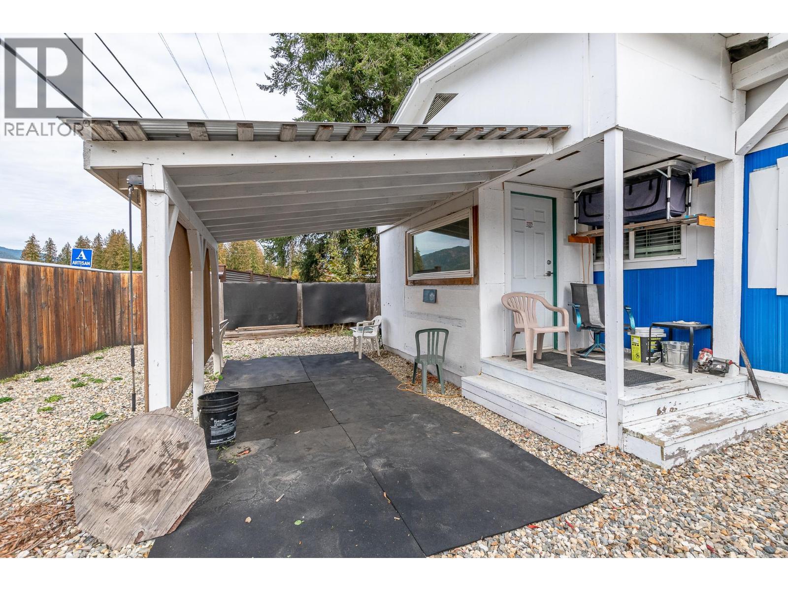 1 Robson Road, Mara, BC