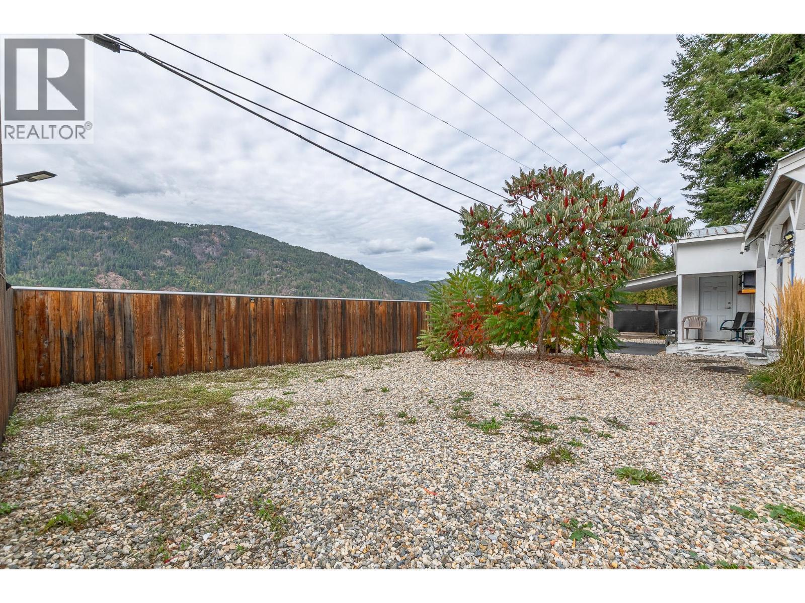 1 Robson Road, Mara, BC