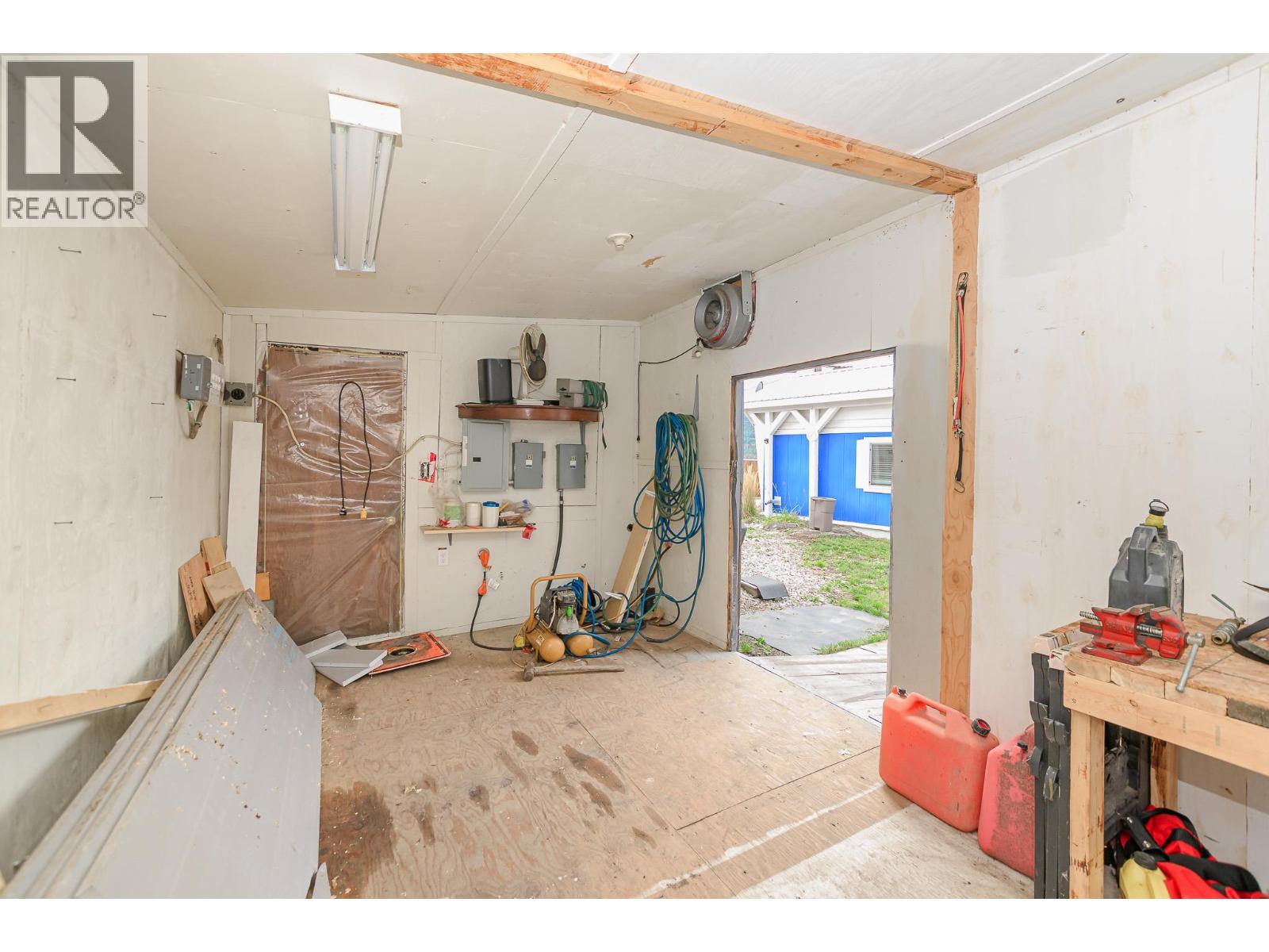 1 Robson Road, Mara, BC