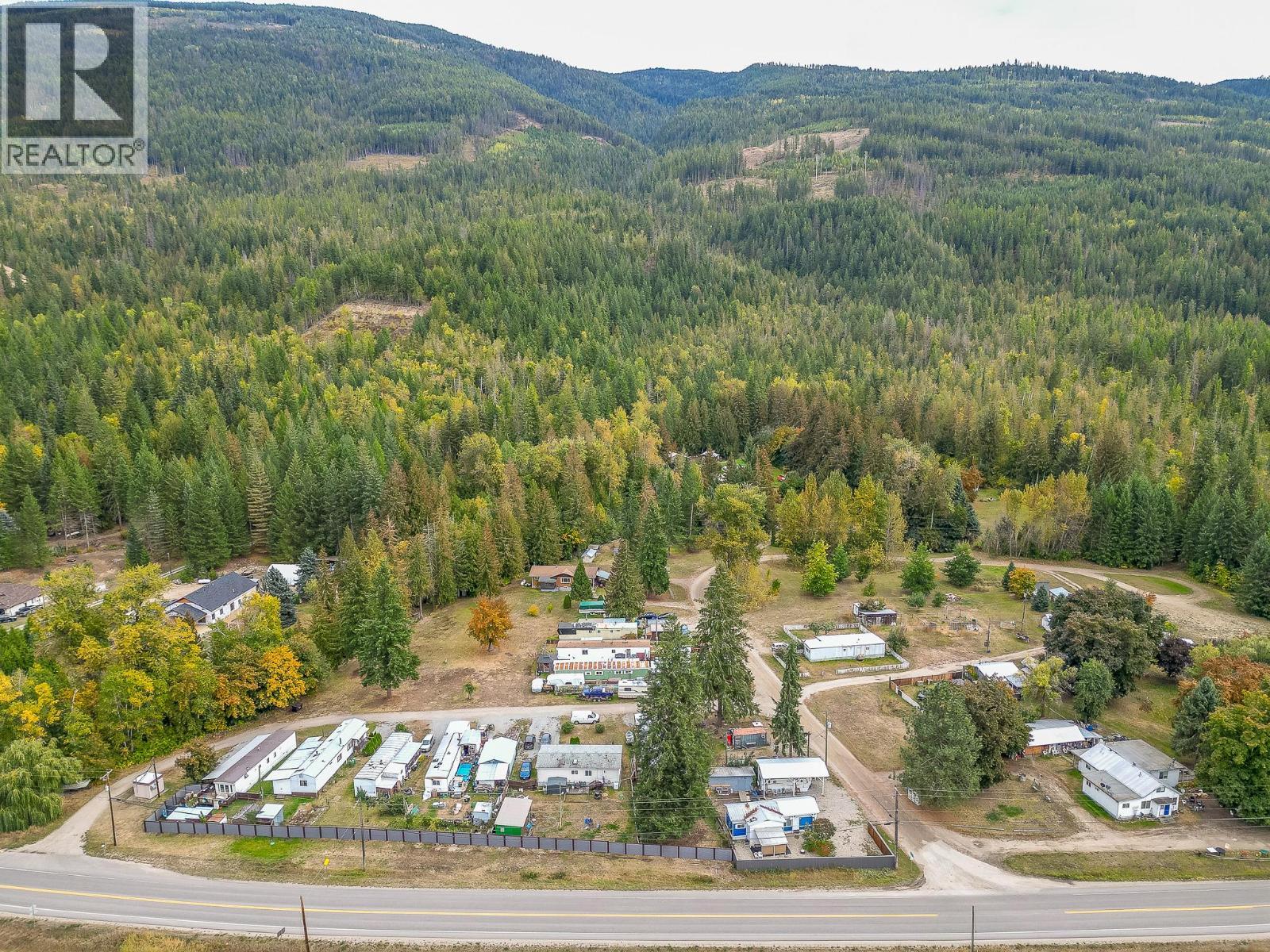 1 Robson Road, Mara, BC