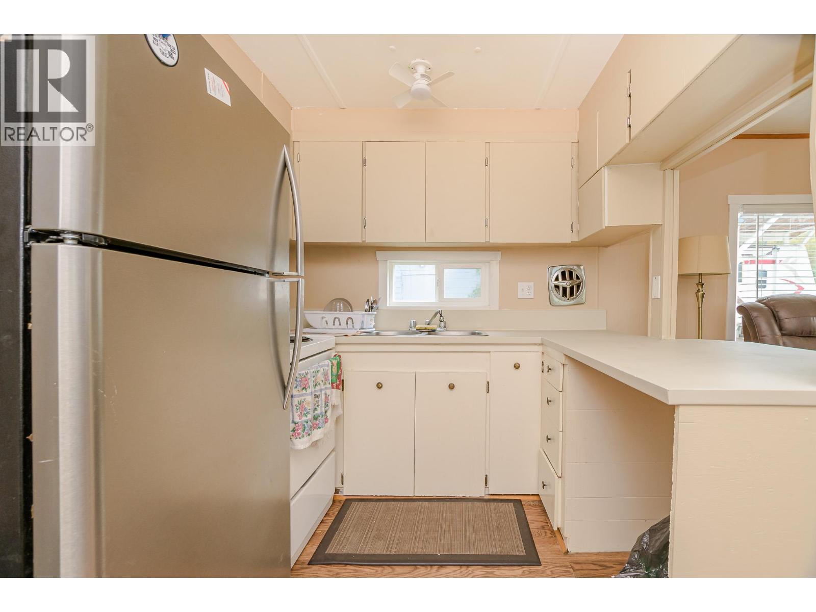 1 Robson Road, Mara, BC