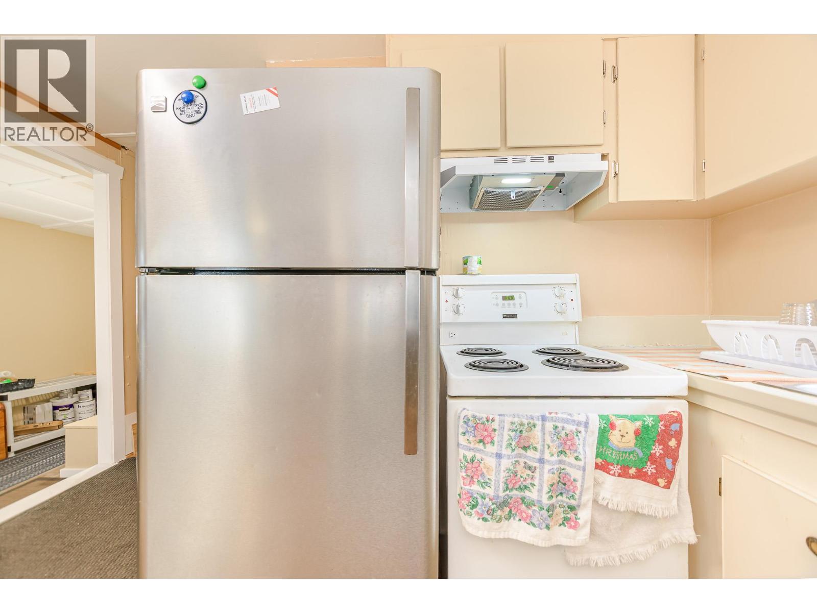 1 Robson Road, Mara, BC