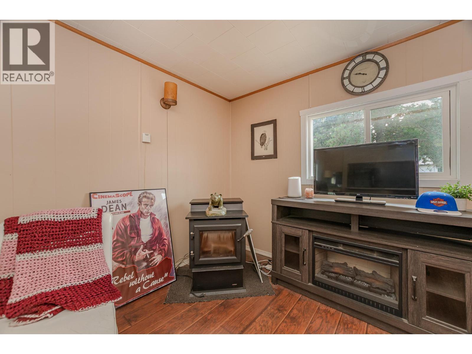 1 Robson Road, Mara, BC