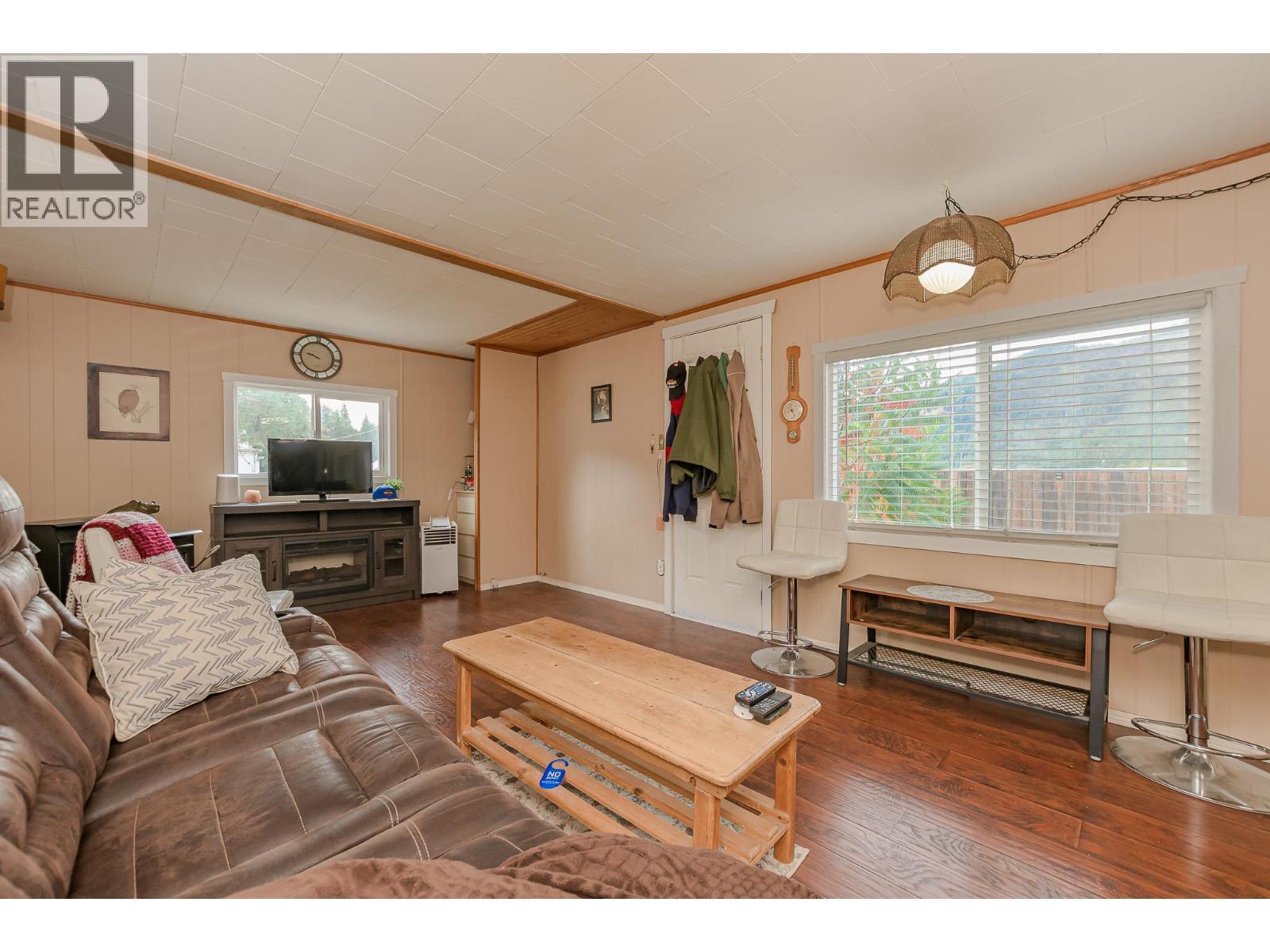 1 Robson Road, Mara, BC