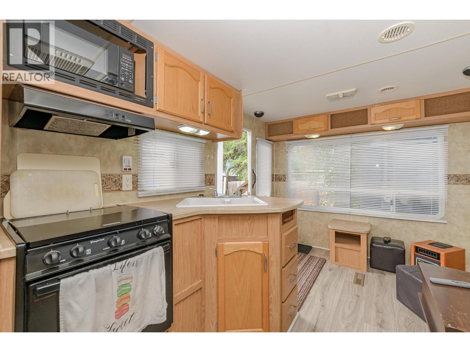 1 Robson Road, Mara, BC