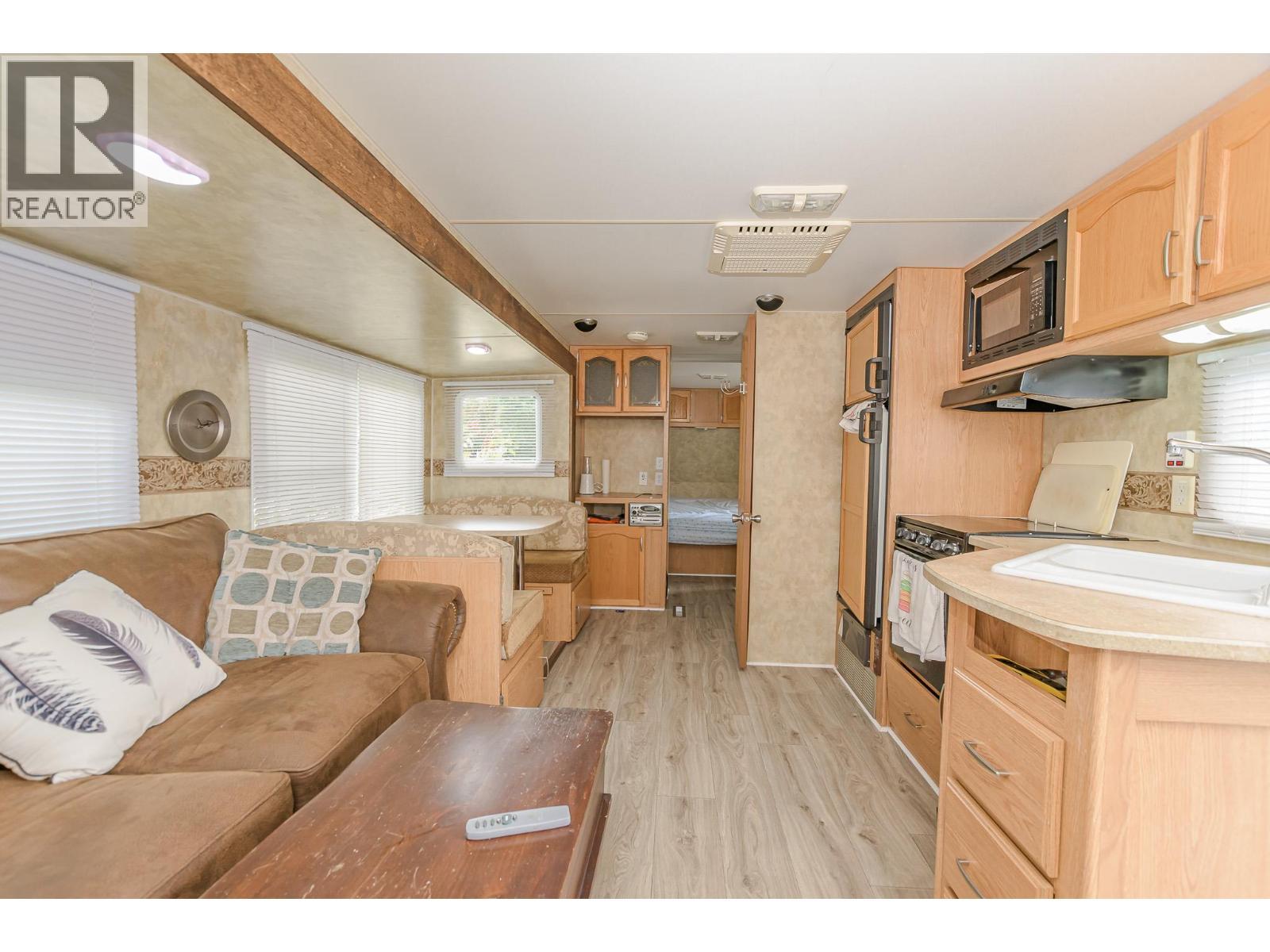 1 Robson Road, Mara, BC