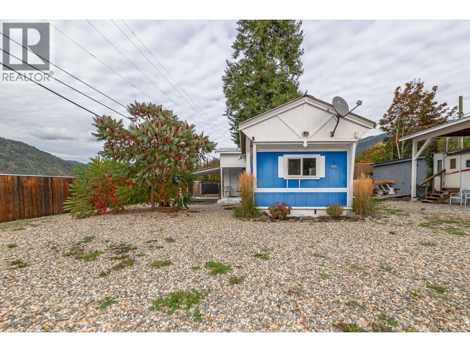 1 Robson Road, Mara, BC