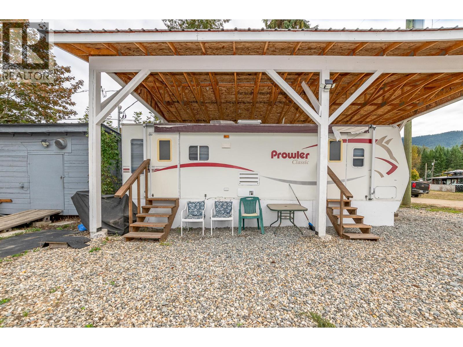 1 Robson Road, Mara, BC