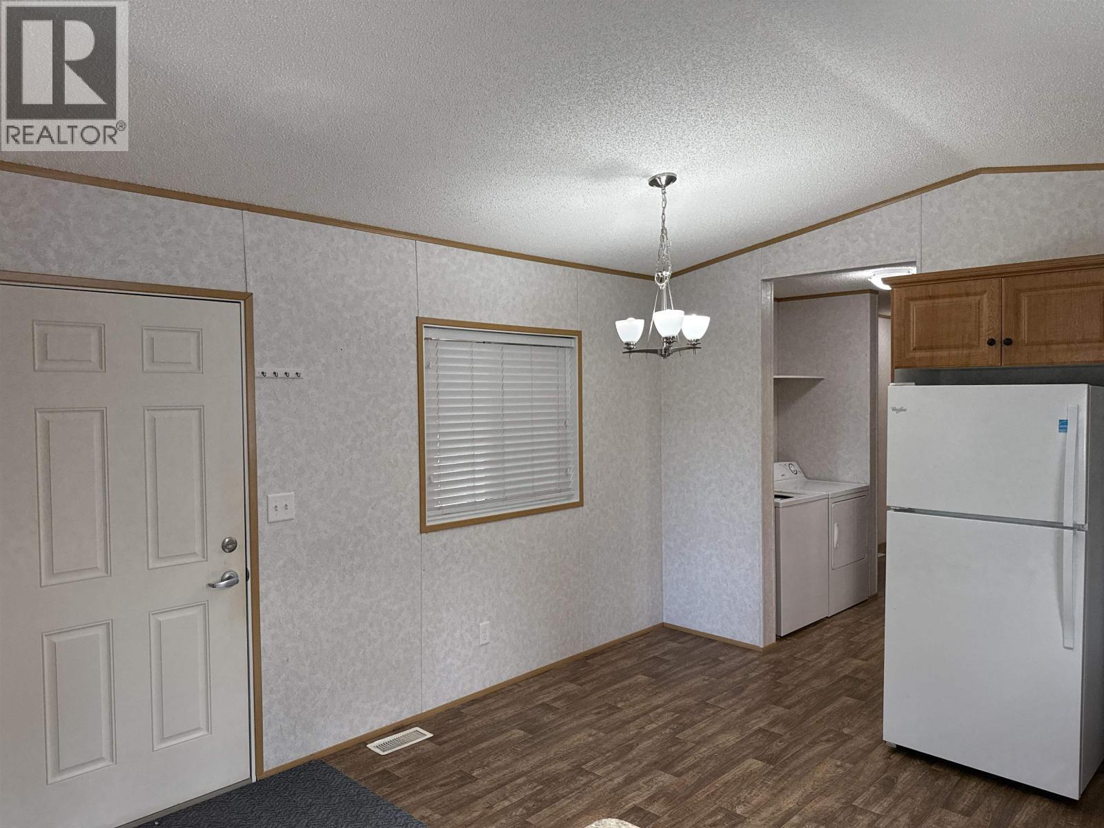 19 2377 Larch Avenue, Quesnel, BC - Indoor Photo Showing Kitchen