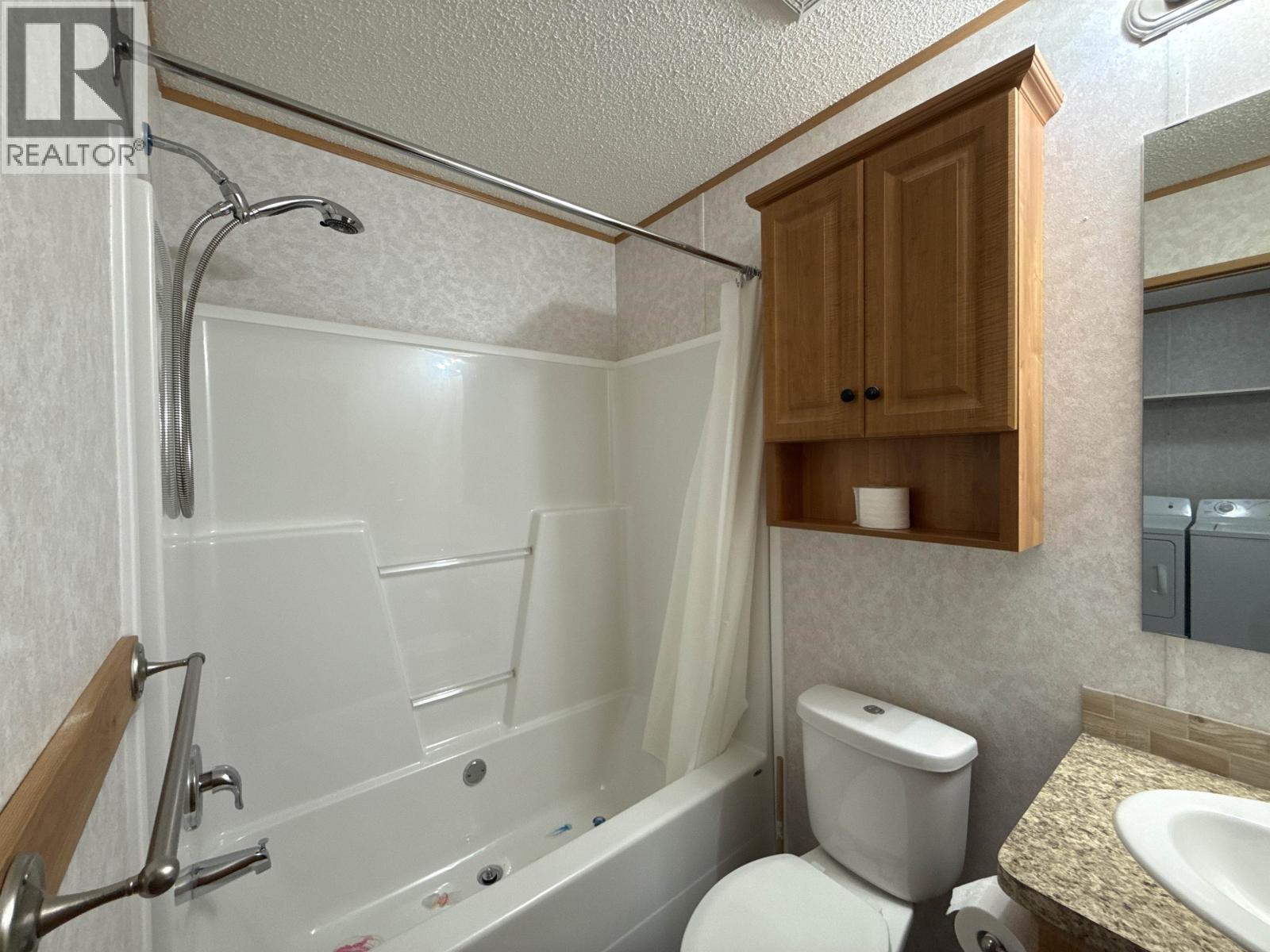 19 2377 Larch Avenue, Quesnel, BC - Indoor Photo Showing Bathroom