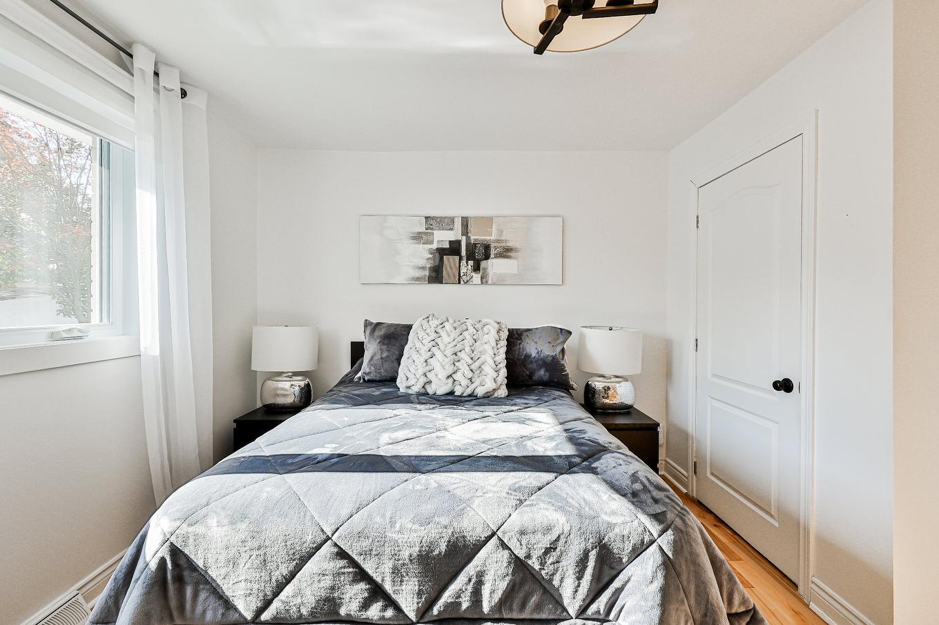 Chambre à coucher - 466 Rue Lamontagne, Mascouche, QC - Indoor Photo Showing Bedroom