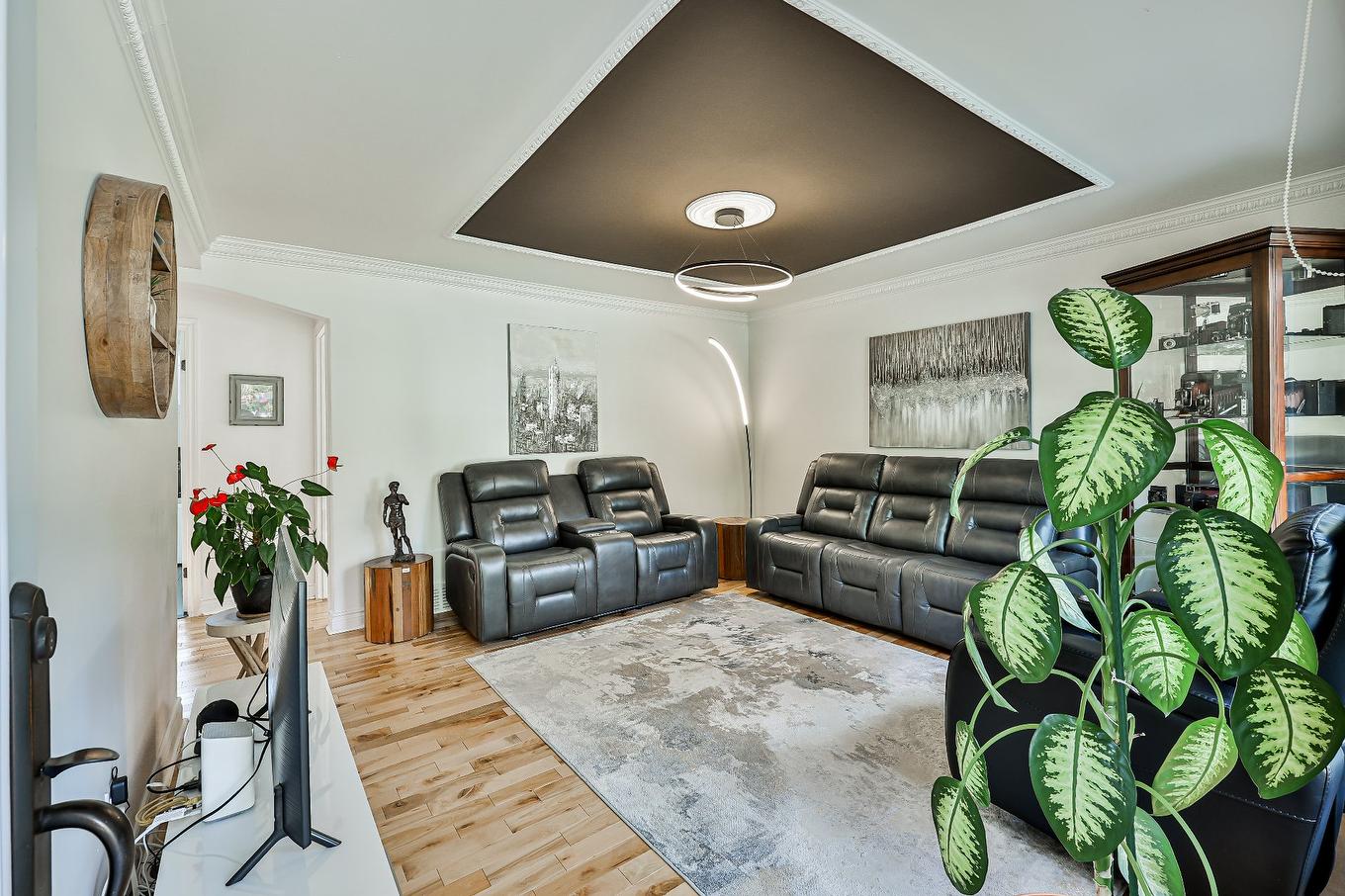 Salon - 466 Rue Lamontagne, Mascouche, QC - Indoor