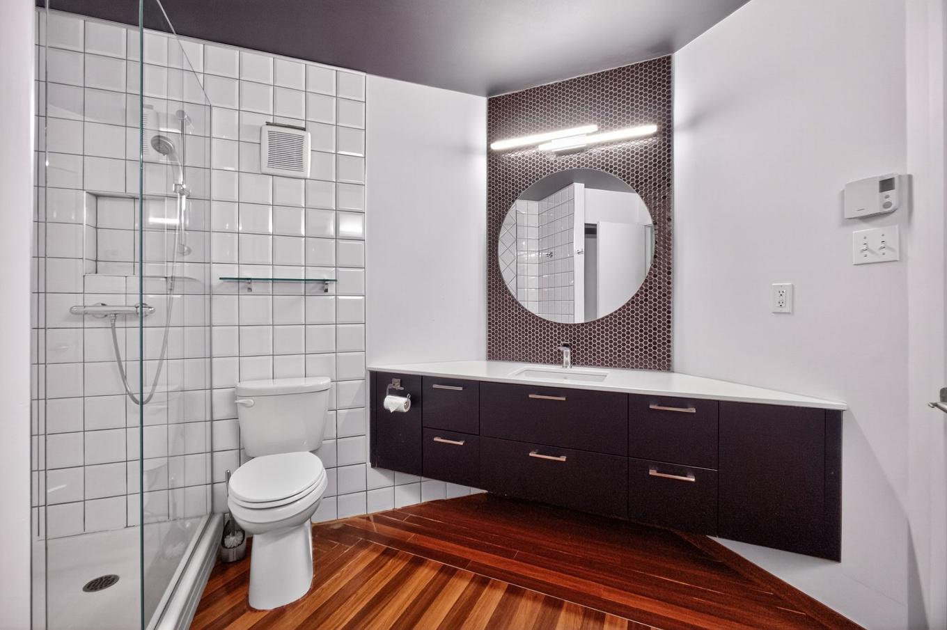 Salle de bains attenante à la CCP - 21-9240 Boul. Du Centre-Hospitalier, Lévis (Les Chutes-De-La-Chaudière-Est), QC - Indoor Photo Showing Bathroom