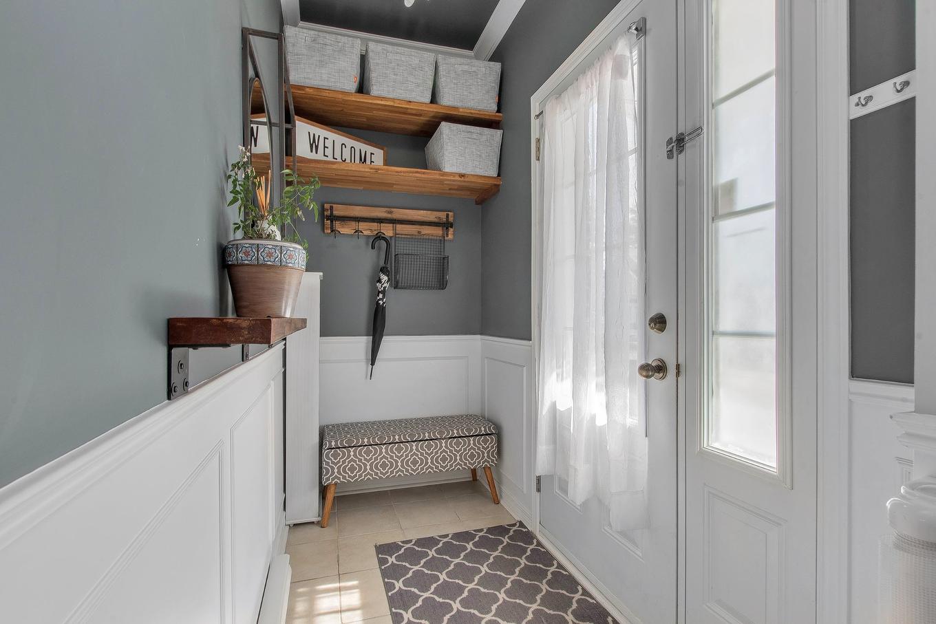 Hall d'entrée/Vestibule - 2442 Rue Des Jacinthes, Terrebonne (Terrebonne), QC - Indoor Photo Showing Other Room