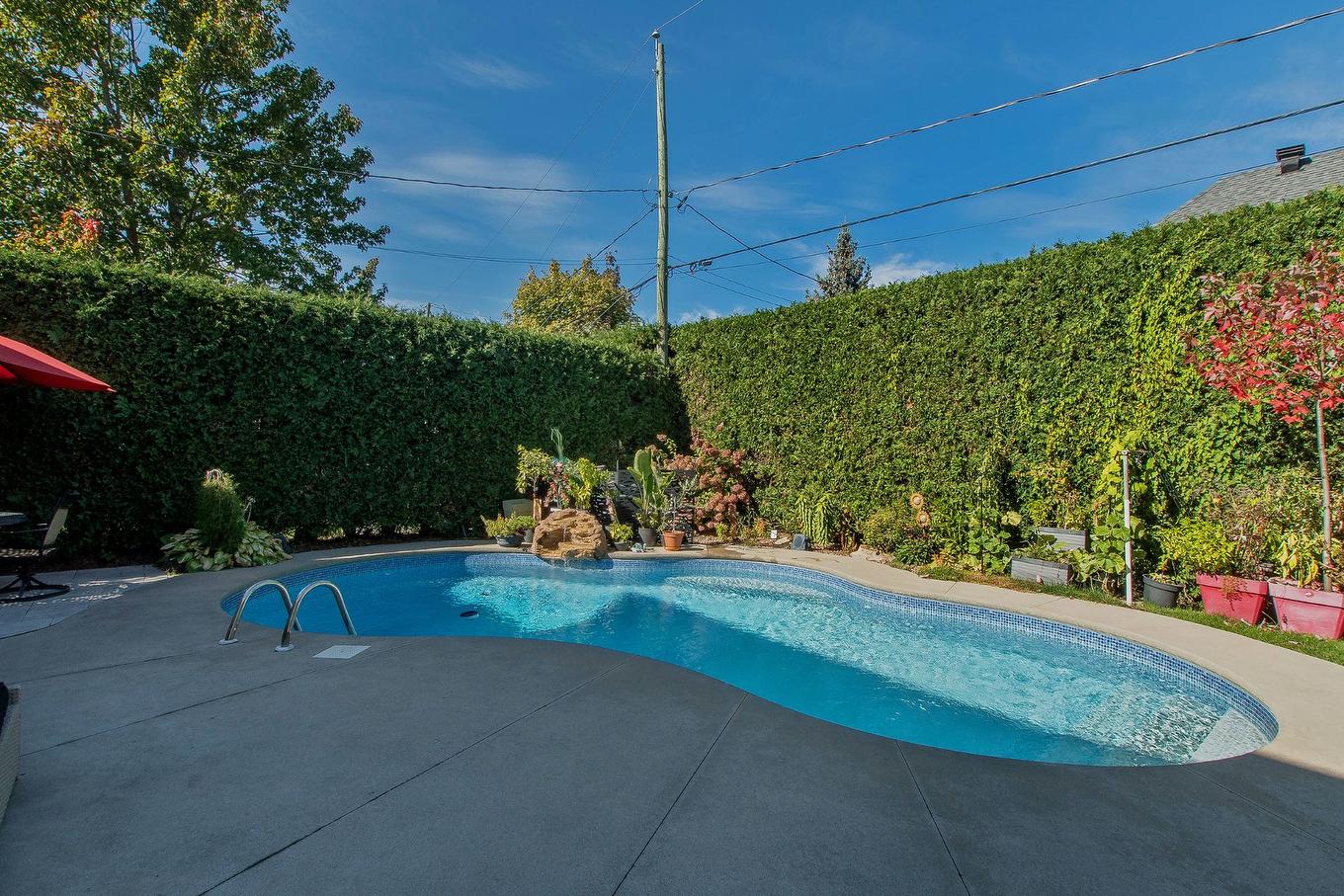 Piscine - 2442 Rue Des Jacinthes, Terrebonne (Terrebonne), QC - Outdoor With In Ground Pool With Backyard