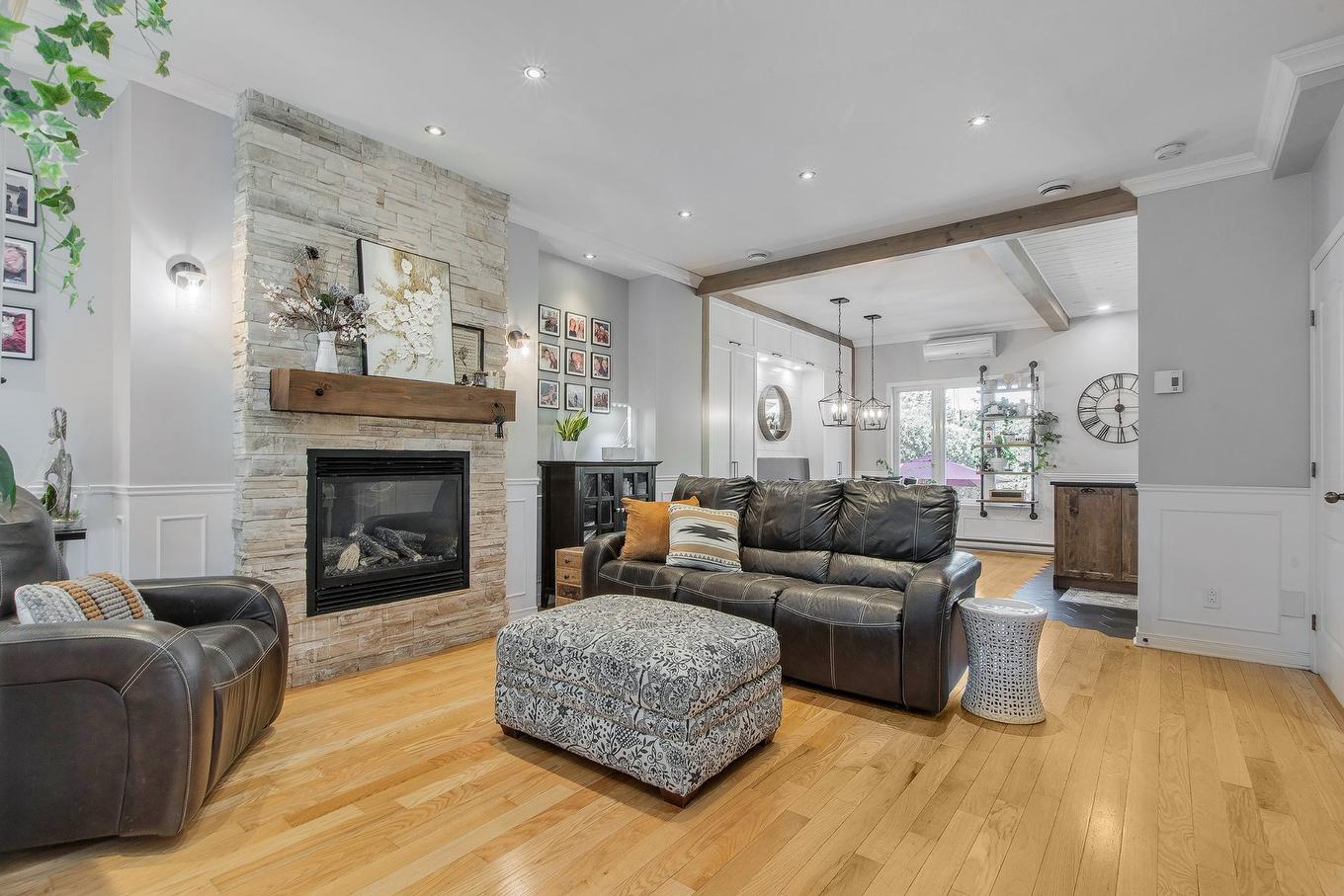 Salon - 2442 Rue Des Jacinthes, Terrebonne (Terrebonne), QC - Indoor Photo Showing Living Room With Fireplace